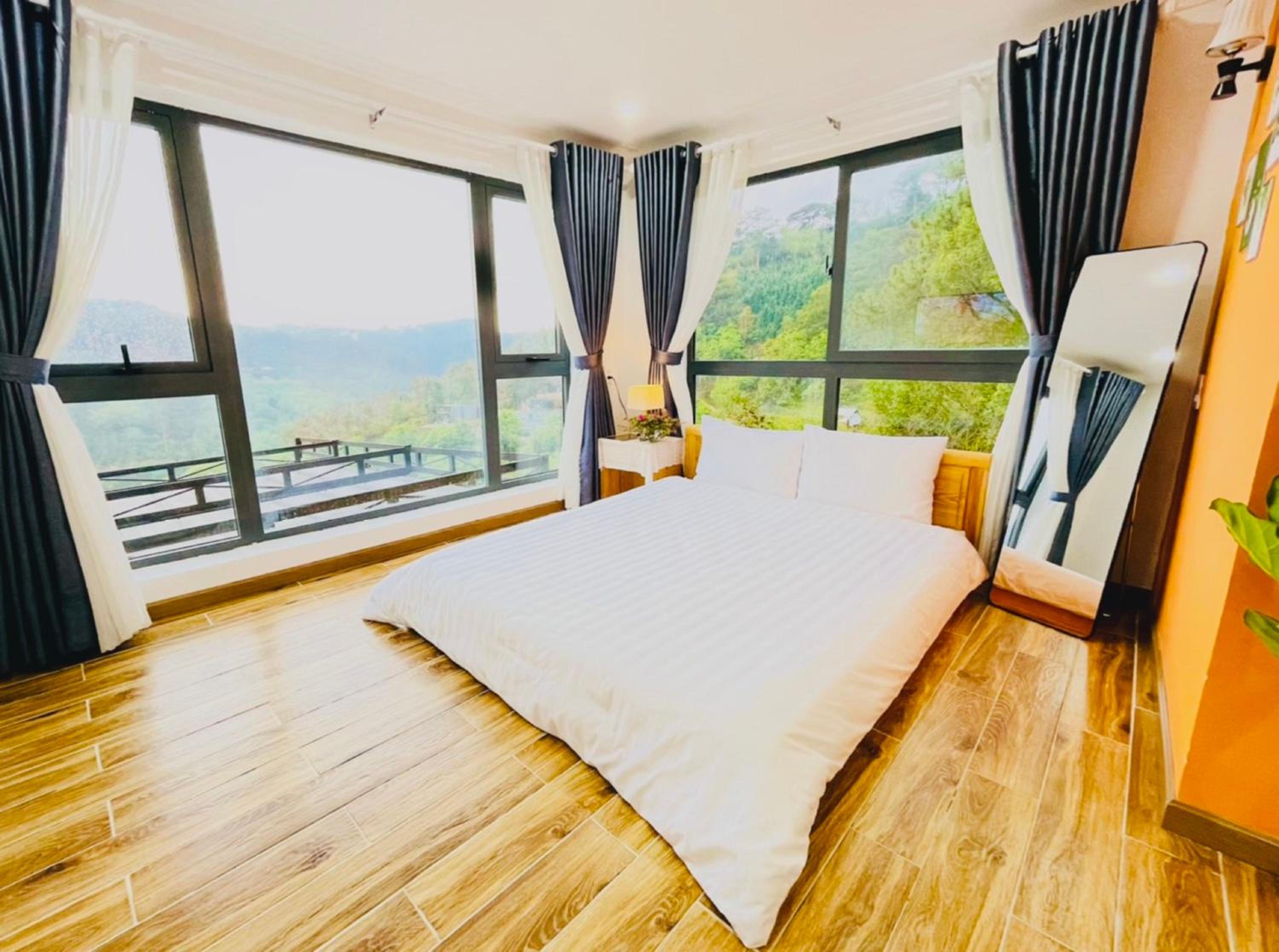 King Room with Mountain View photo 3