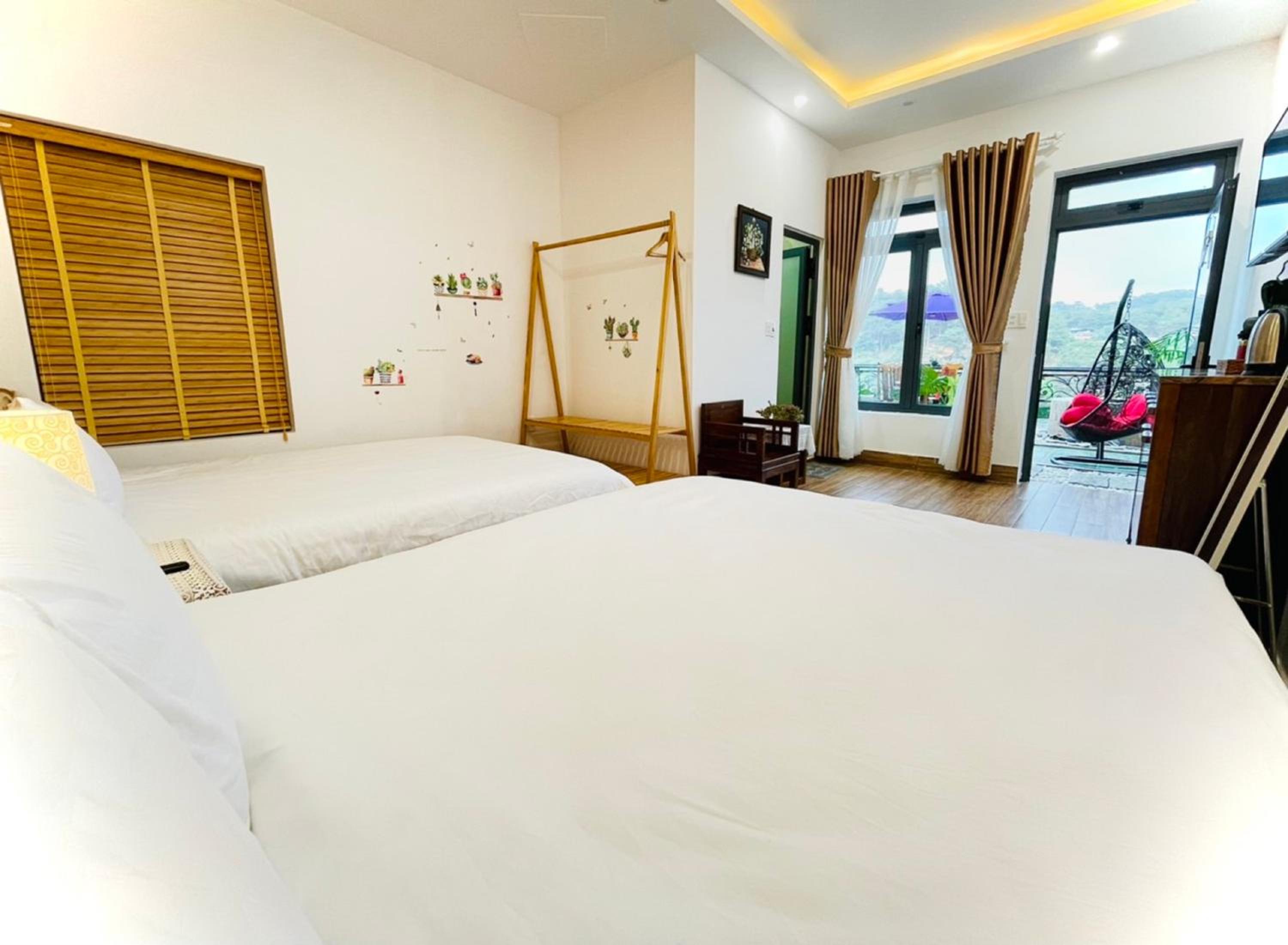 Quadruple Room with Mountain View photo 1