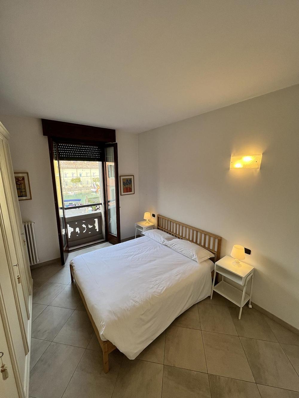 One-Bedroom Apartment with Lake View photo 1
