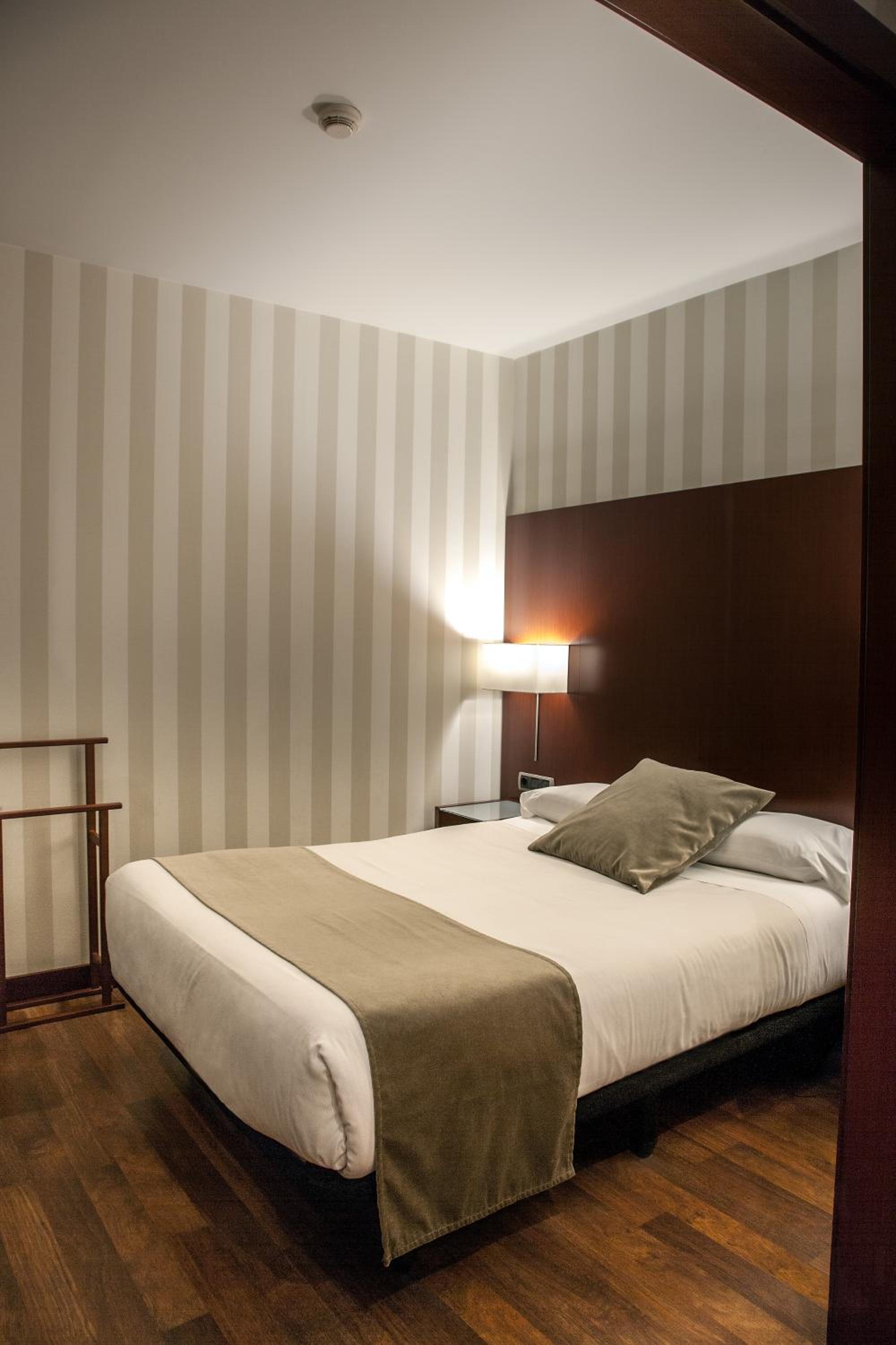 Economy Double Room photo 3