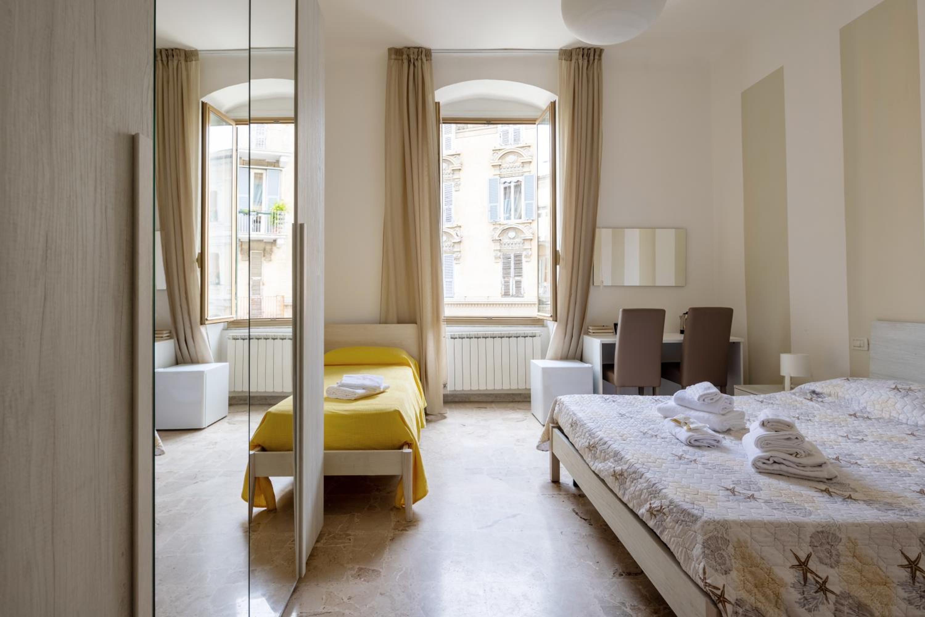 Standard Double Room With Shared Bathroom