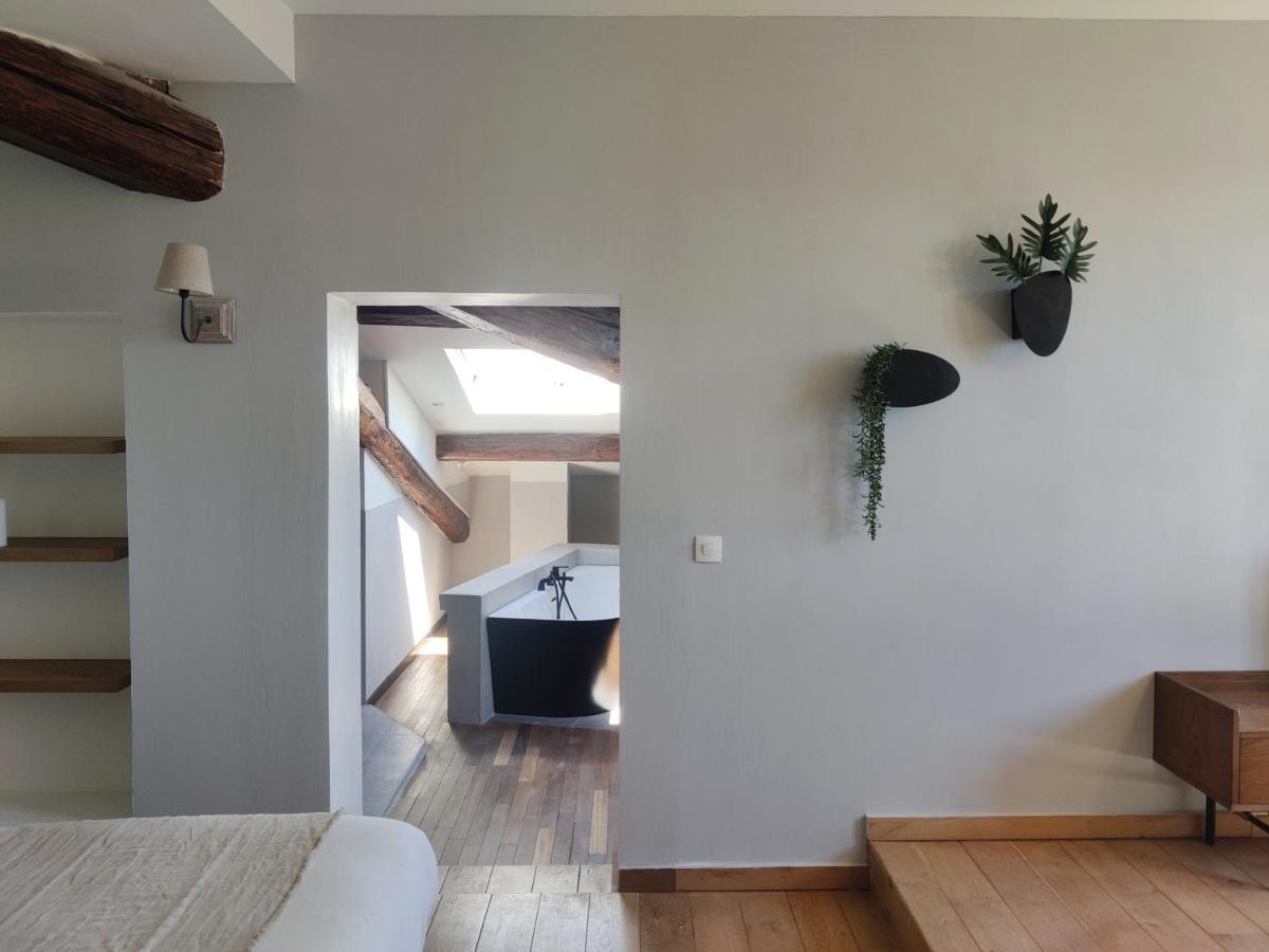 Deluxe Suite photo 3