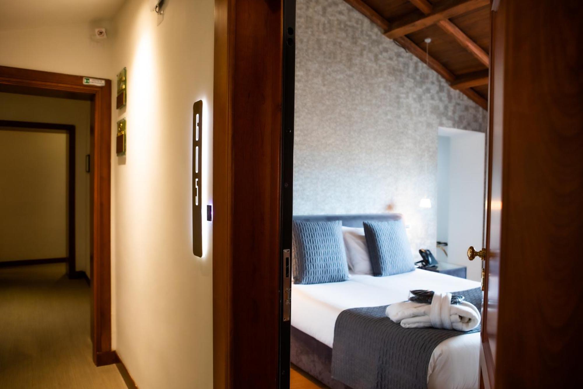 Suite with City View photo 1