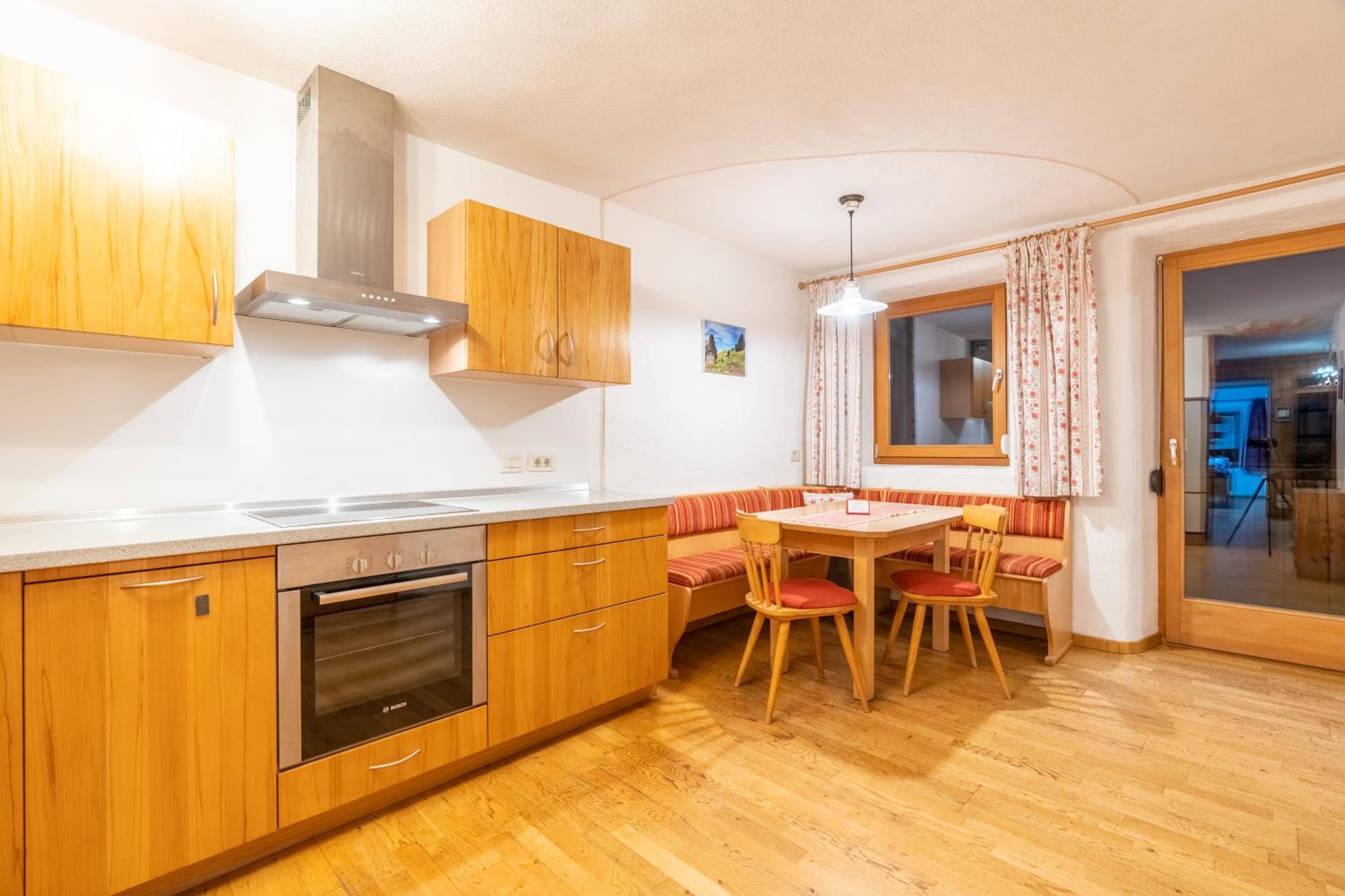 Apartment with Balcony photo 2