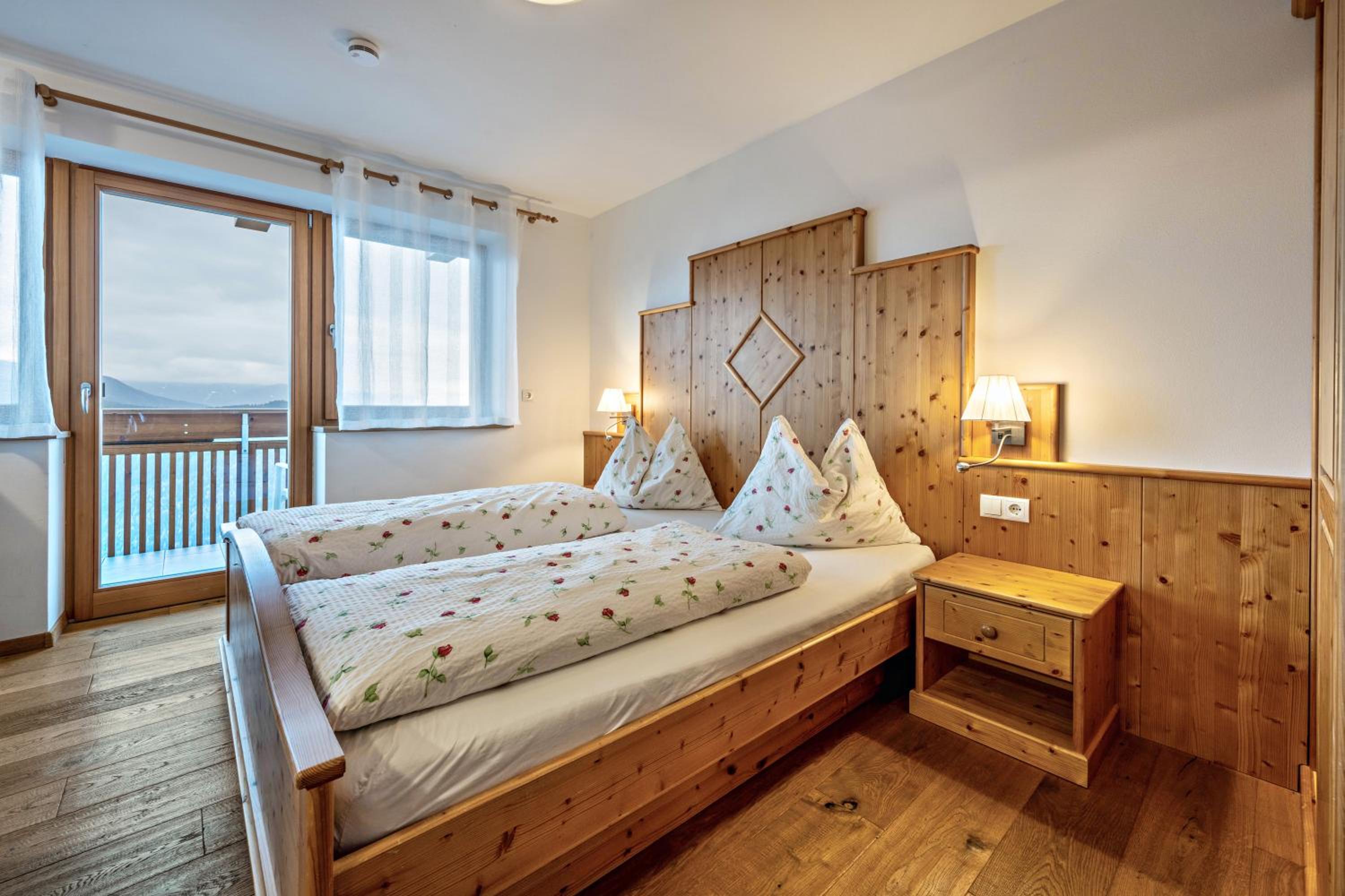 Two-Bedroom Deluxe Apartment with Garden View