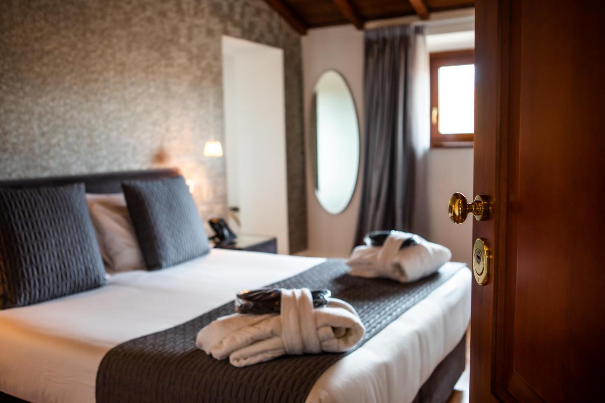 Suite with City View photo 2