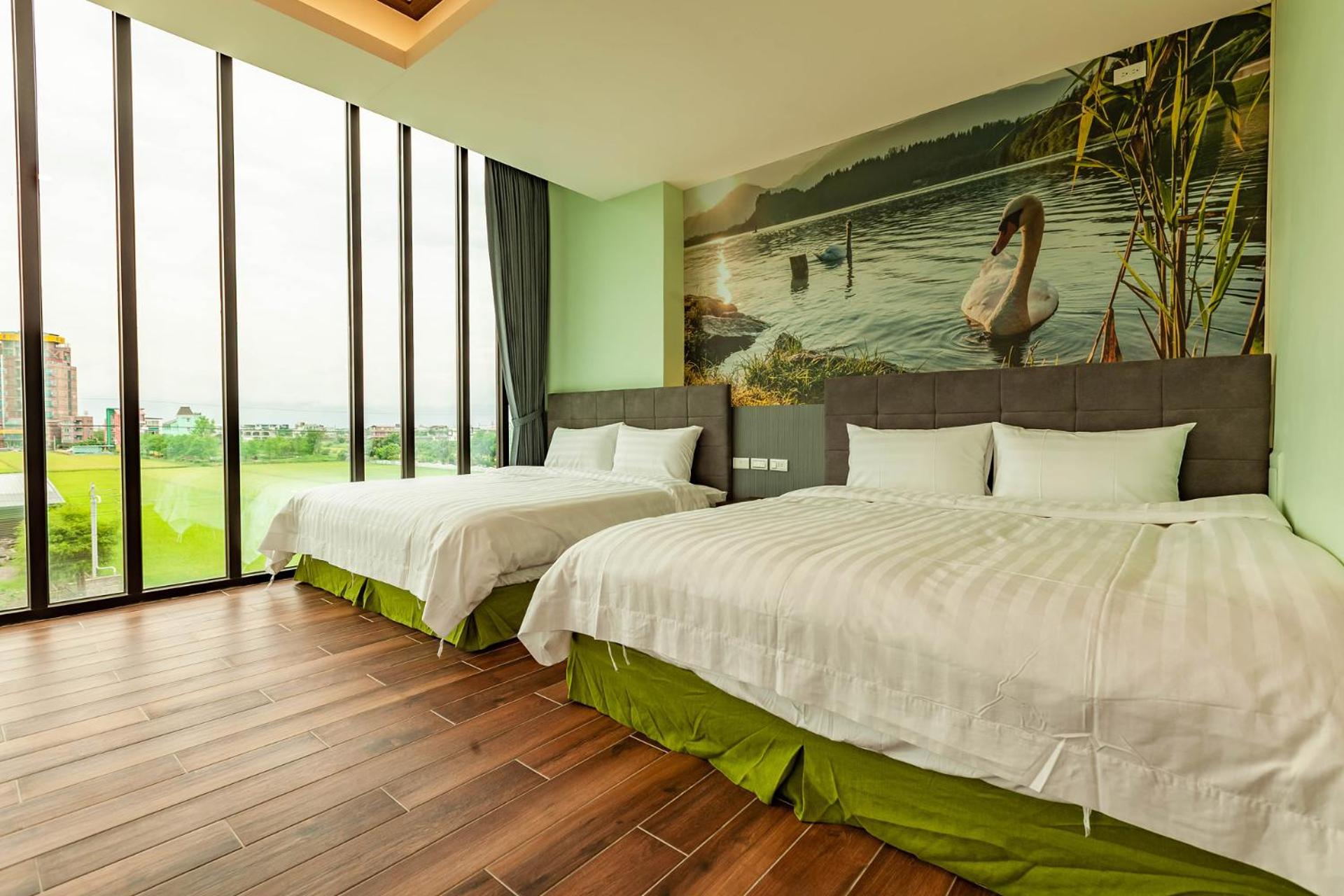 Quadruple Room with Balcony - Photo 3