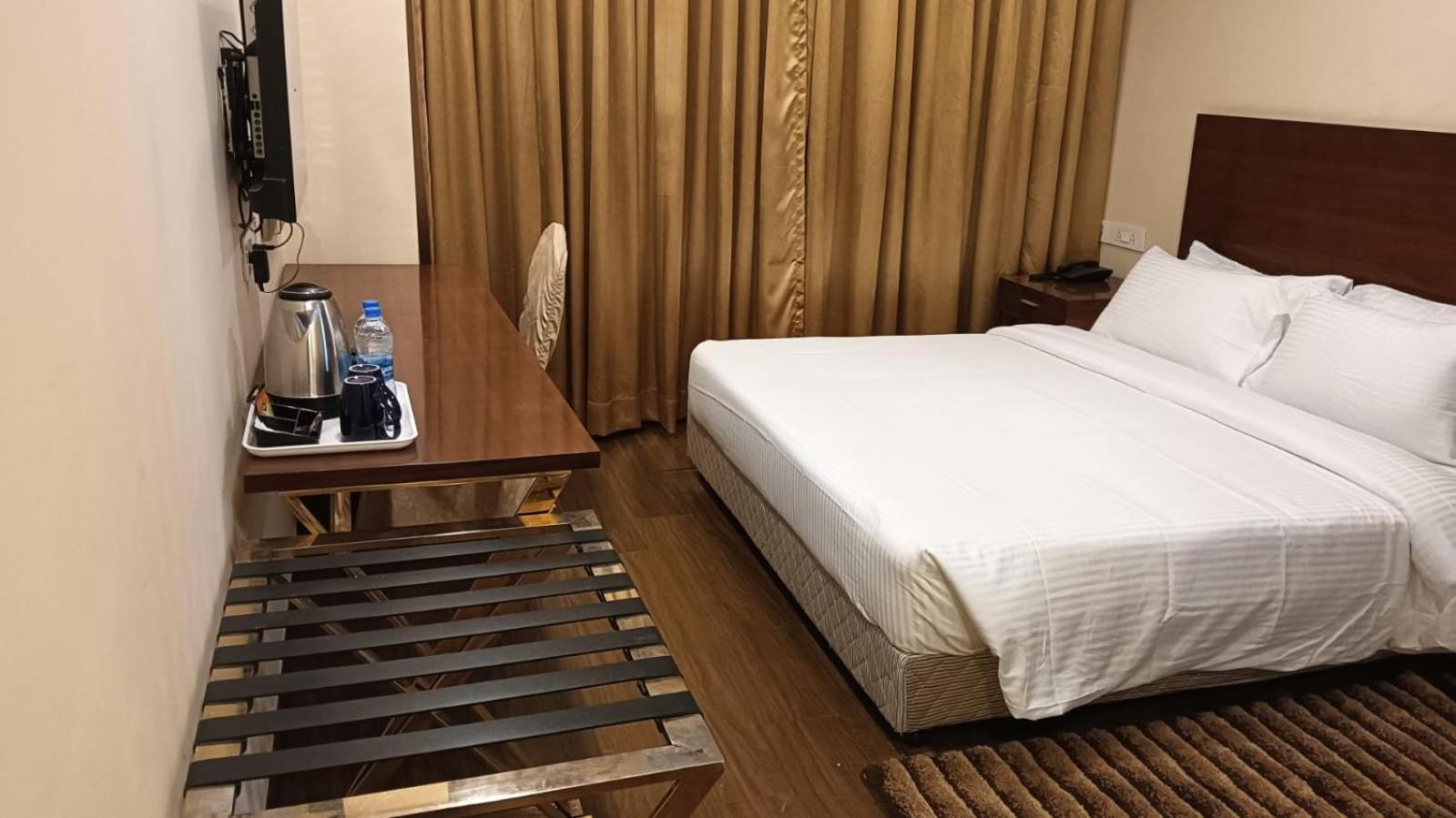 Deluxe Room - Photo 2