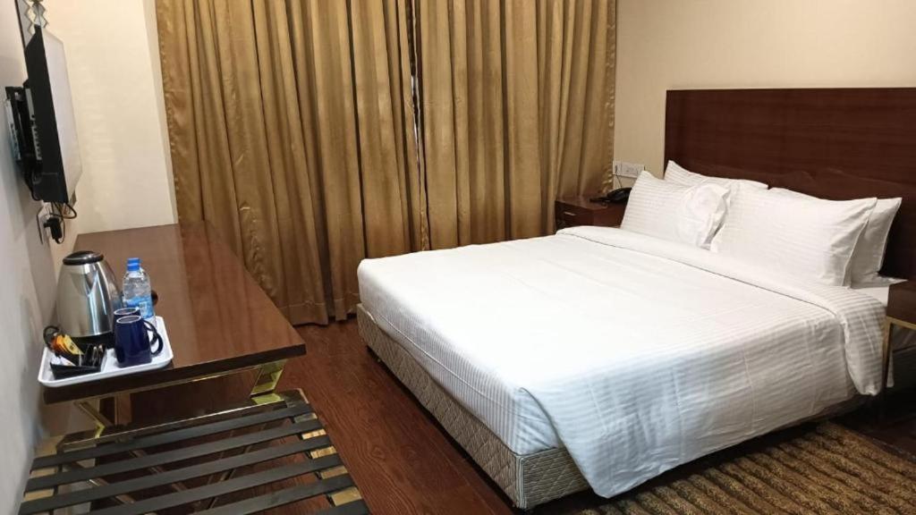 Deluxe Room - Photo 1