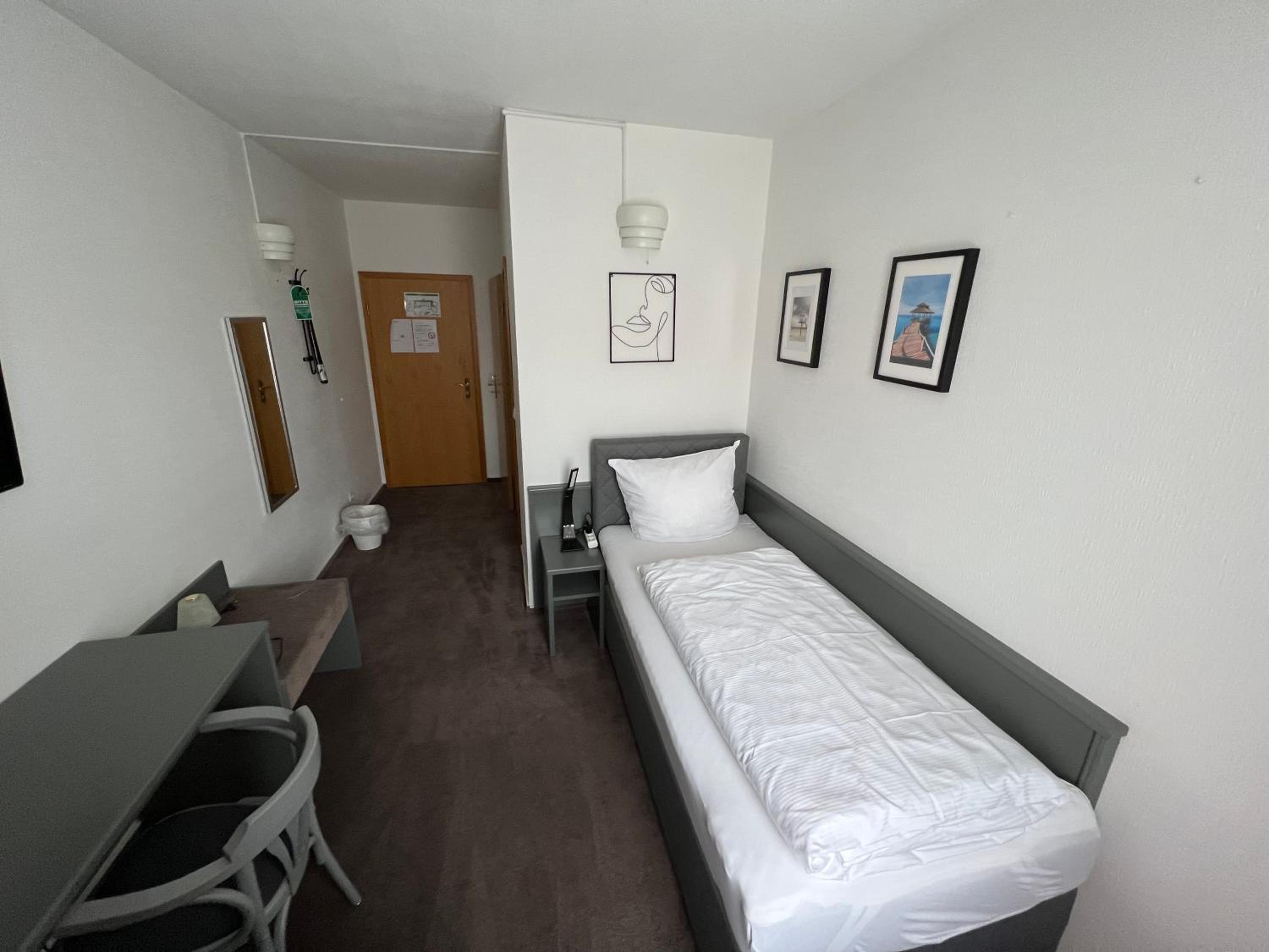 Single Room photo 3