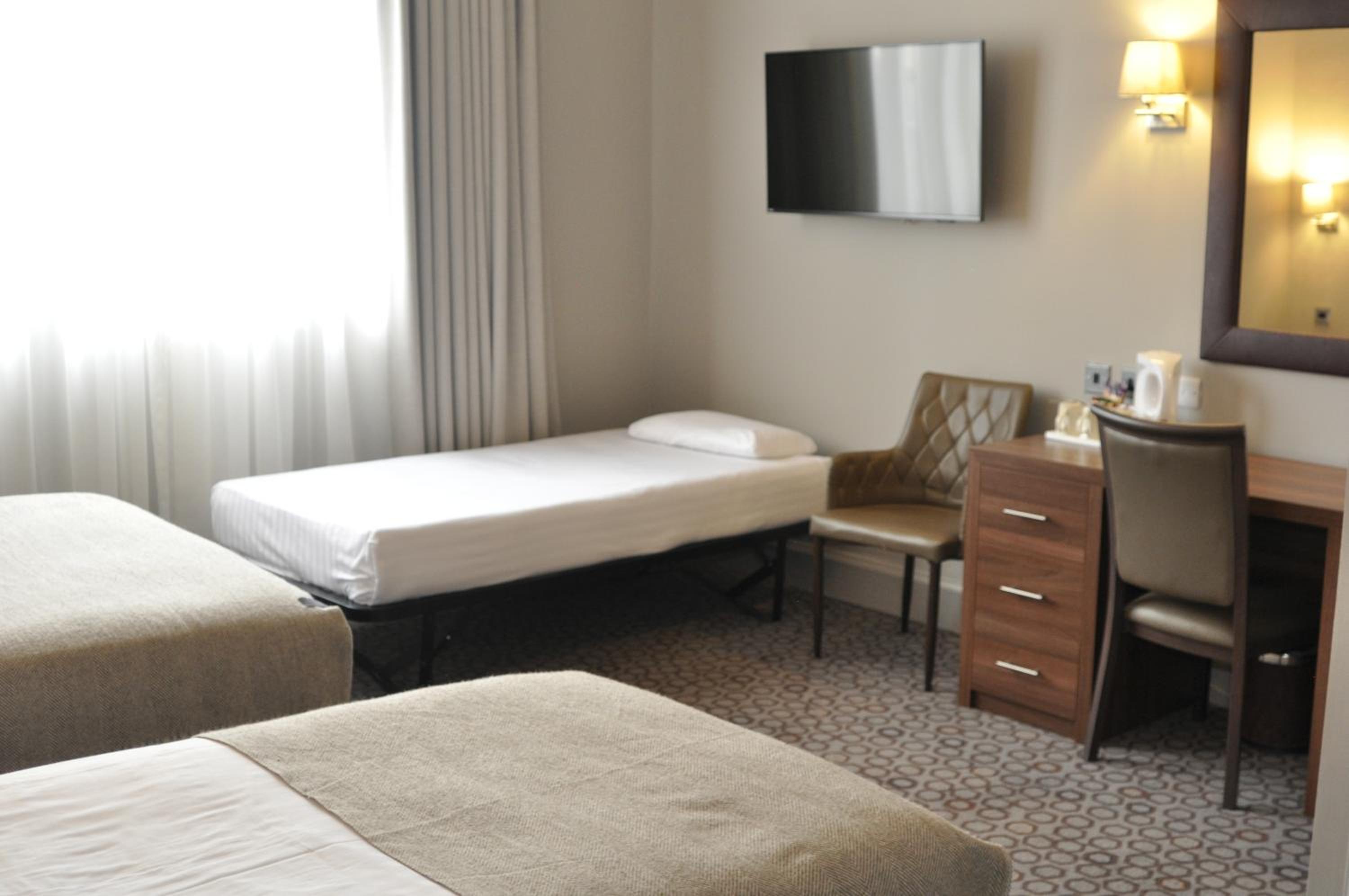 Quadruple Room - Photo 3