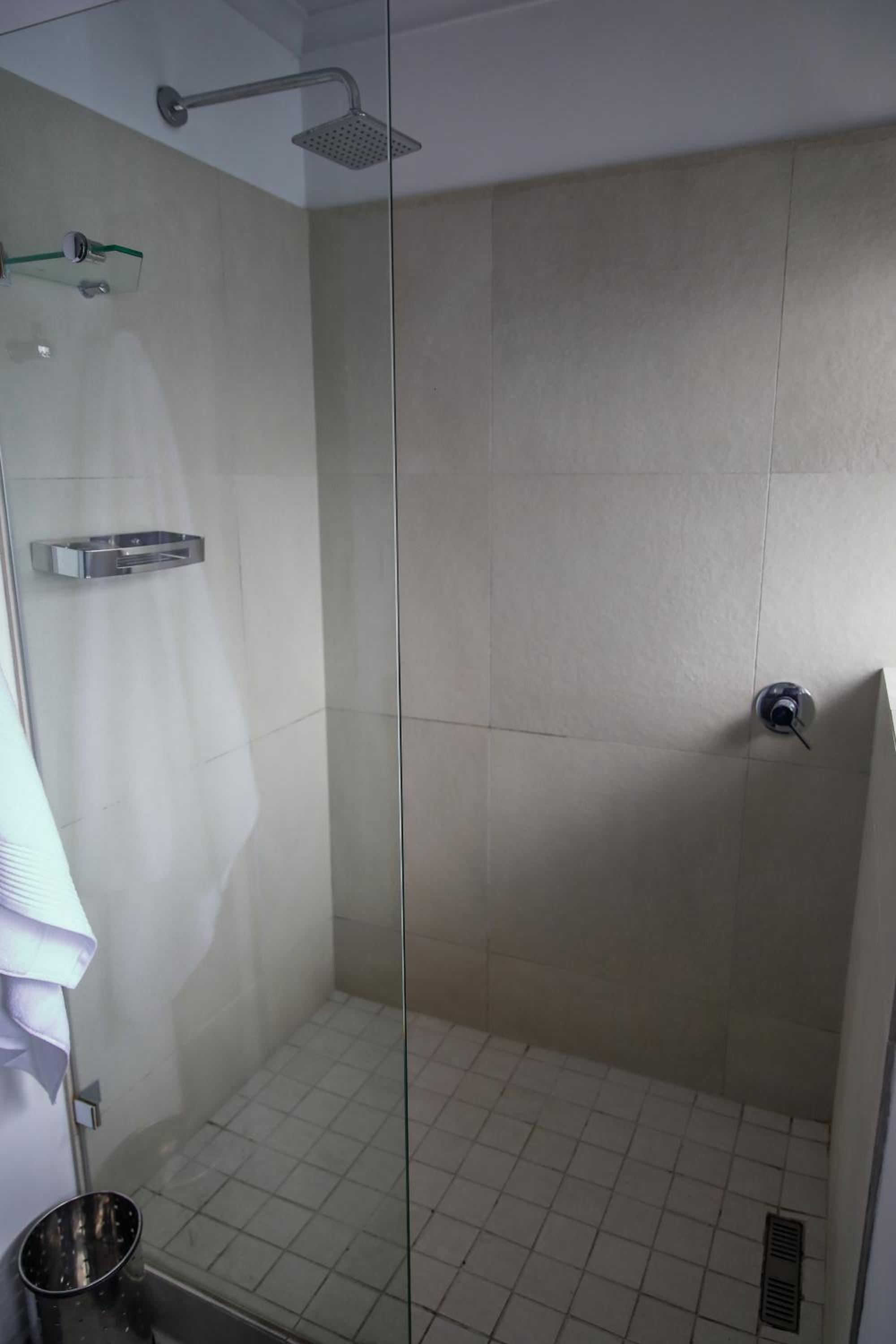 Deluxe Double Room with Balcony - Photo 13