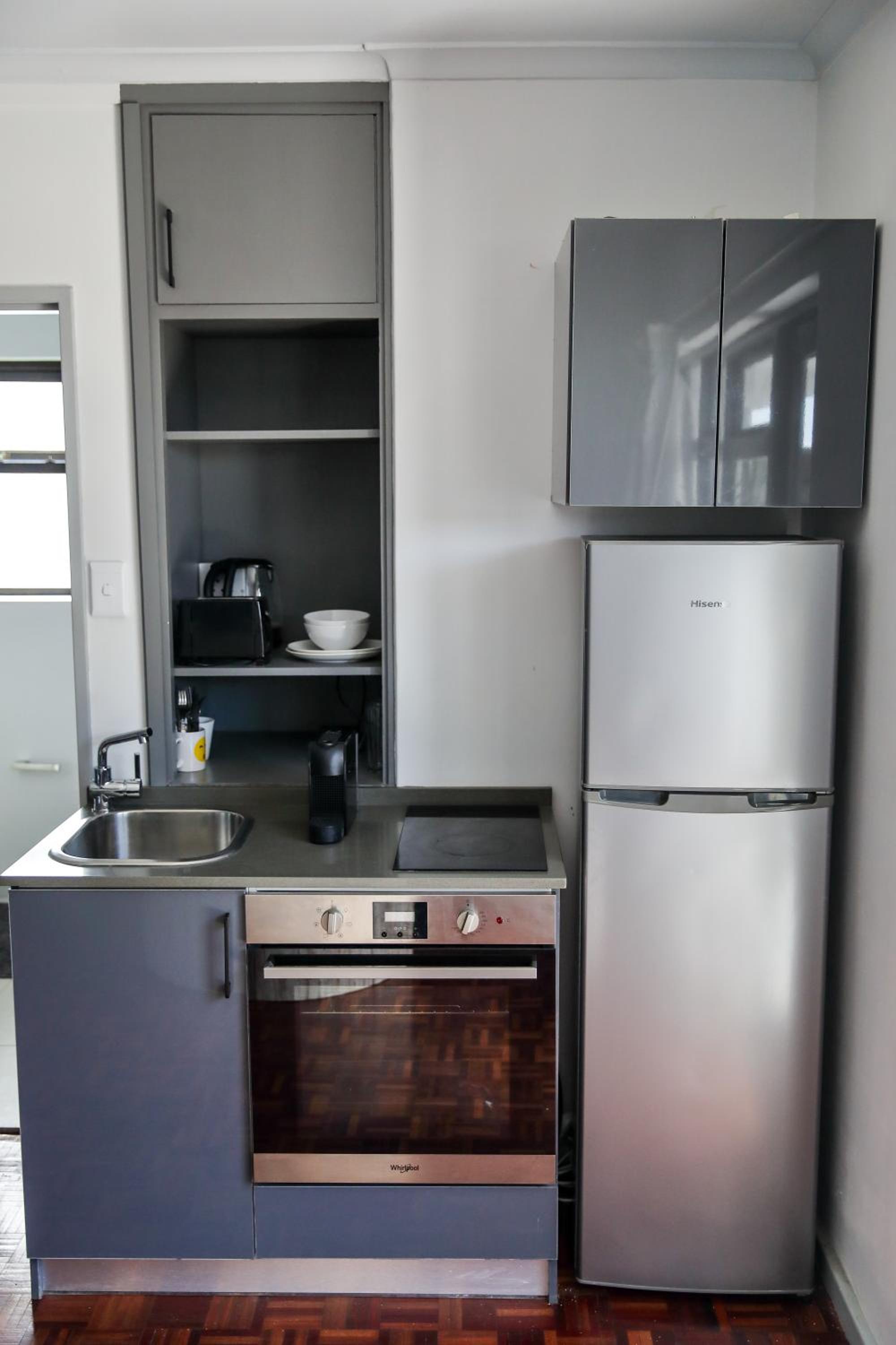 Deluxe Double Room with Balcony - Photo 4