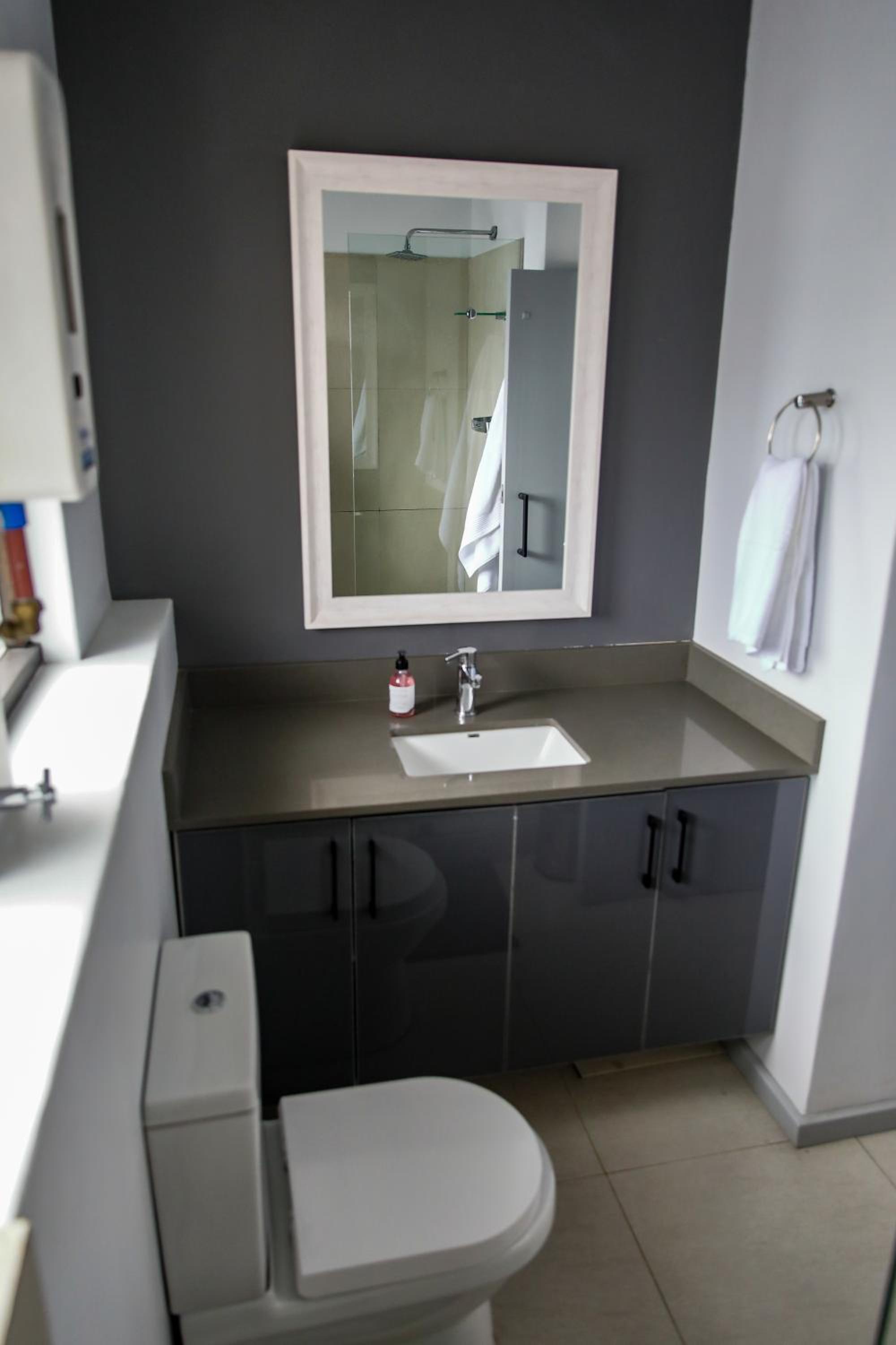 Deluxe Double Room with Balcony - Photo 7