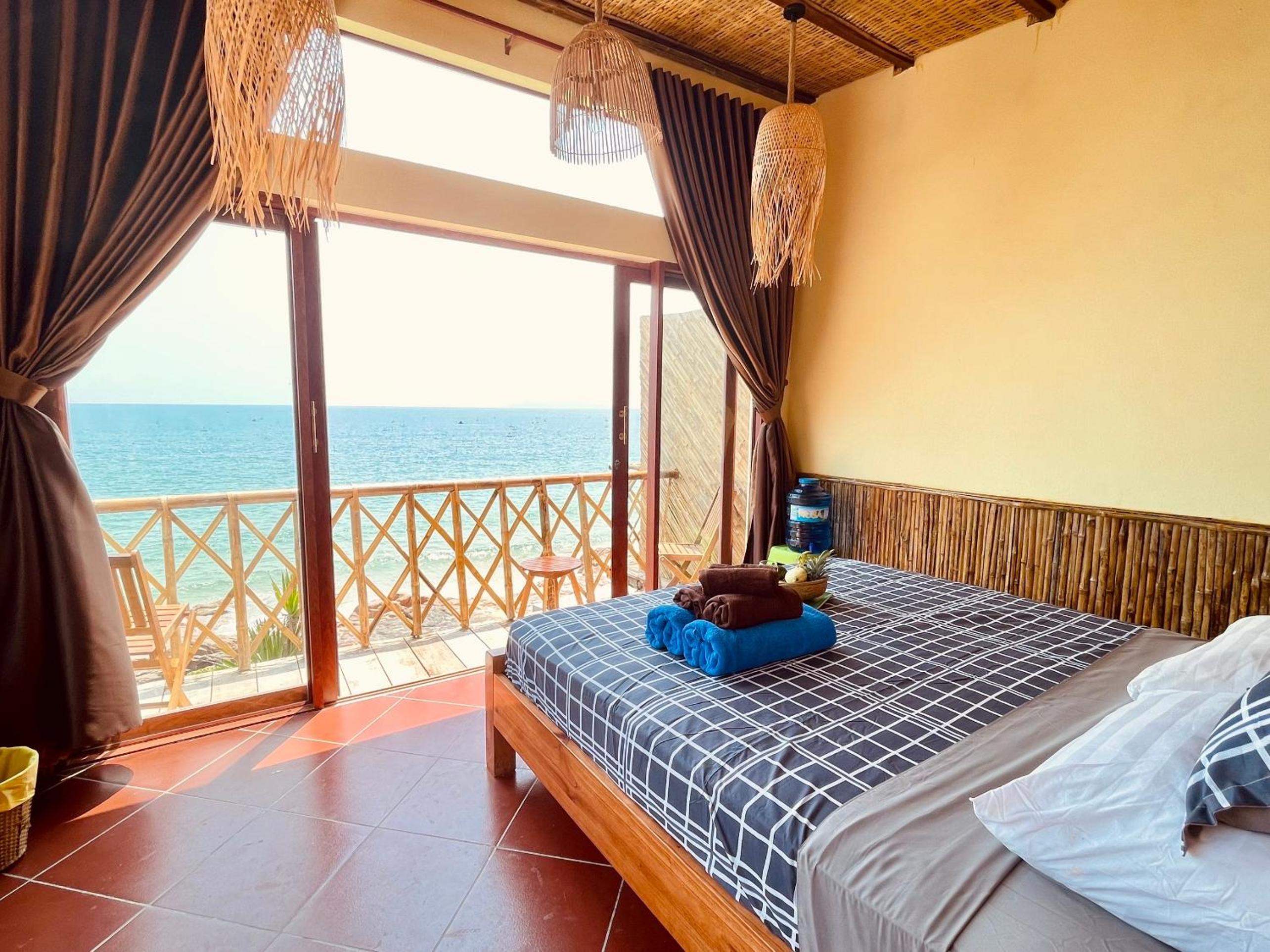 Deluxe Double Room with Balcony and Sea View photo 1
