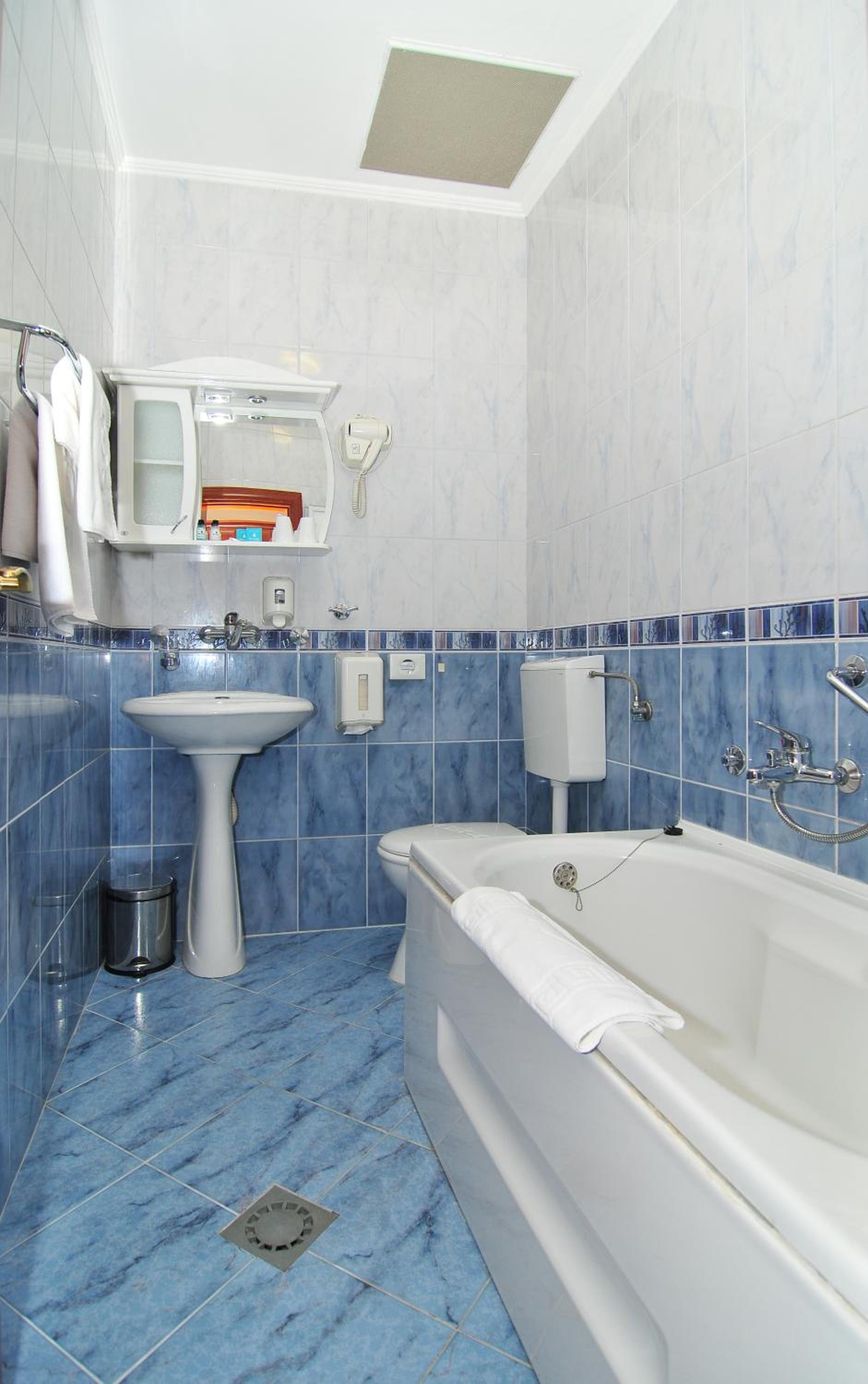 Deluxe Double Room with Sea View - Photo 6