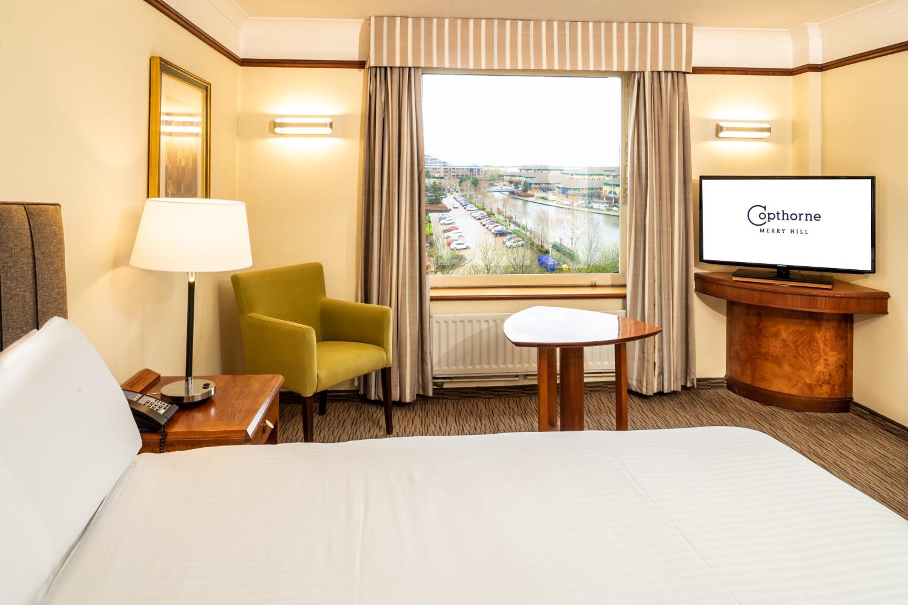 Standard Waterfront King Room - Photo 3