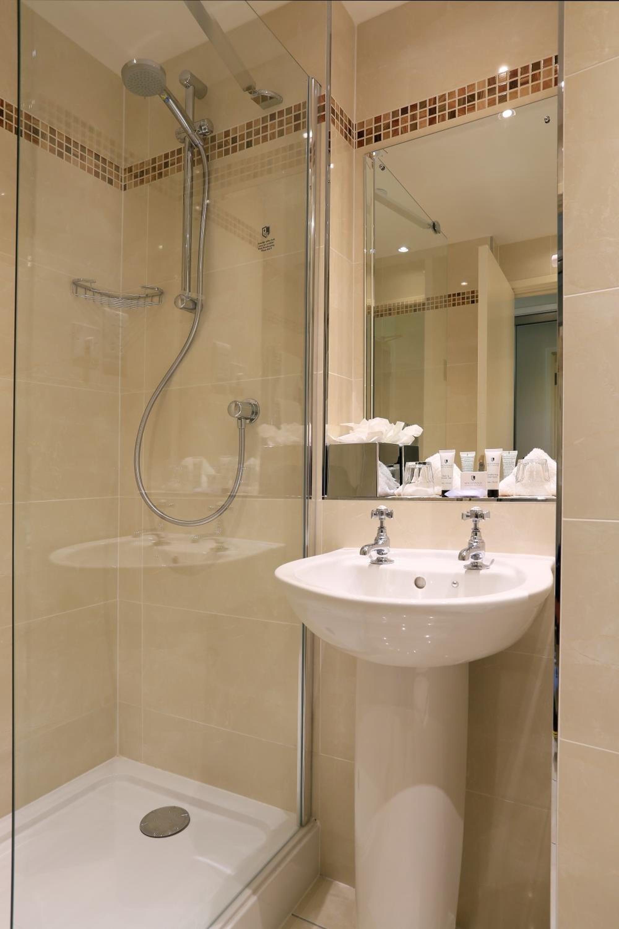 Standard Double Room - Photo 4