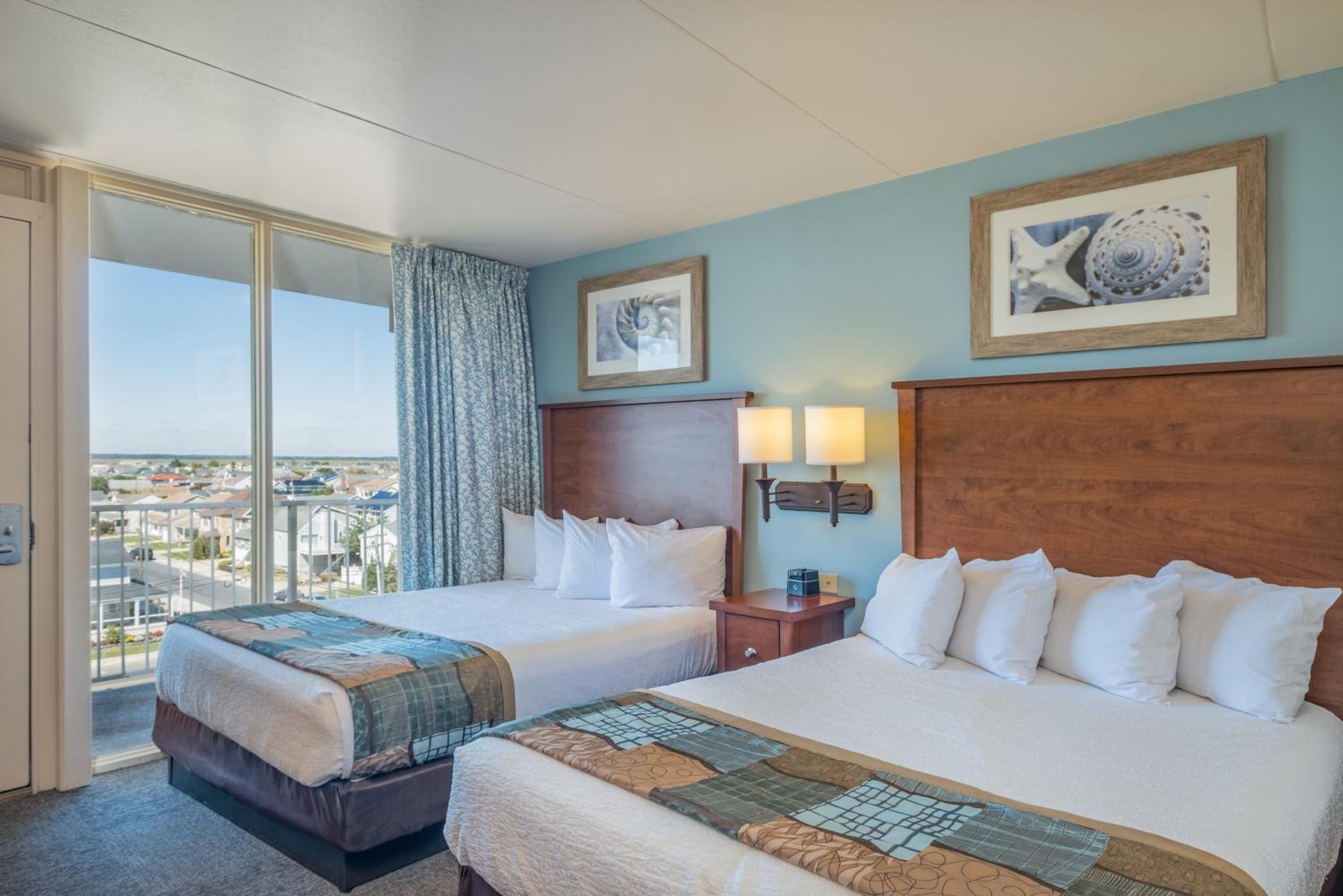 Deluxe Oceanfront Efficiency Suite