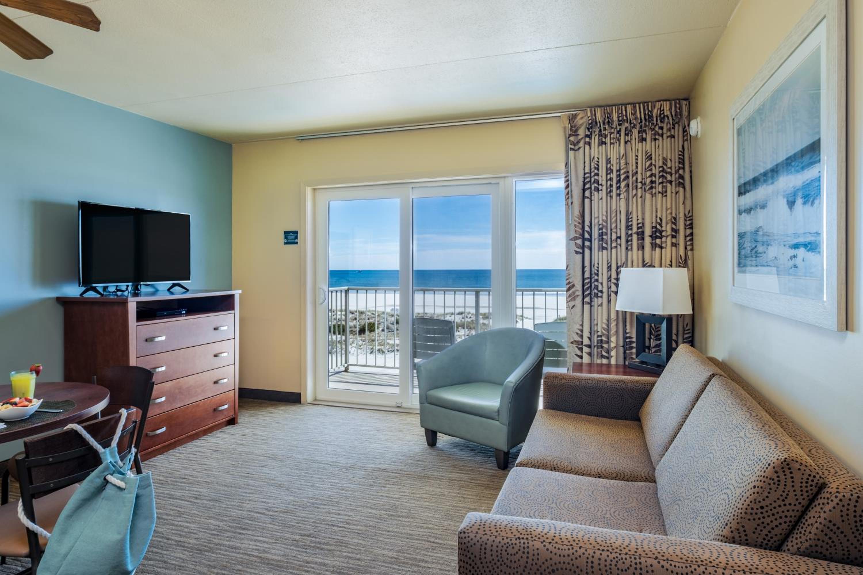 Classic Oceanfront Efficiency Suite photo 3