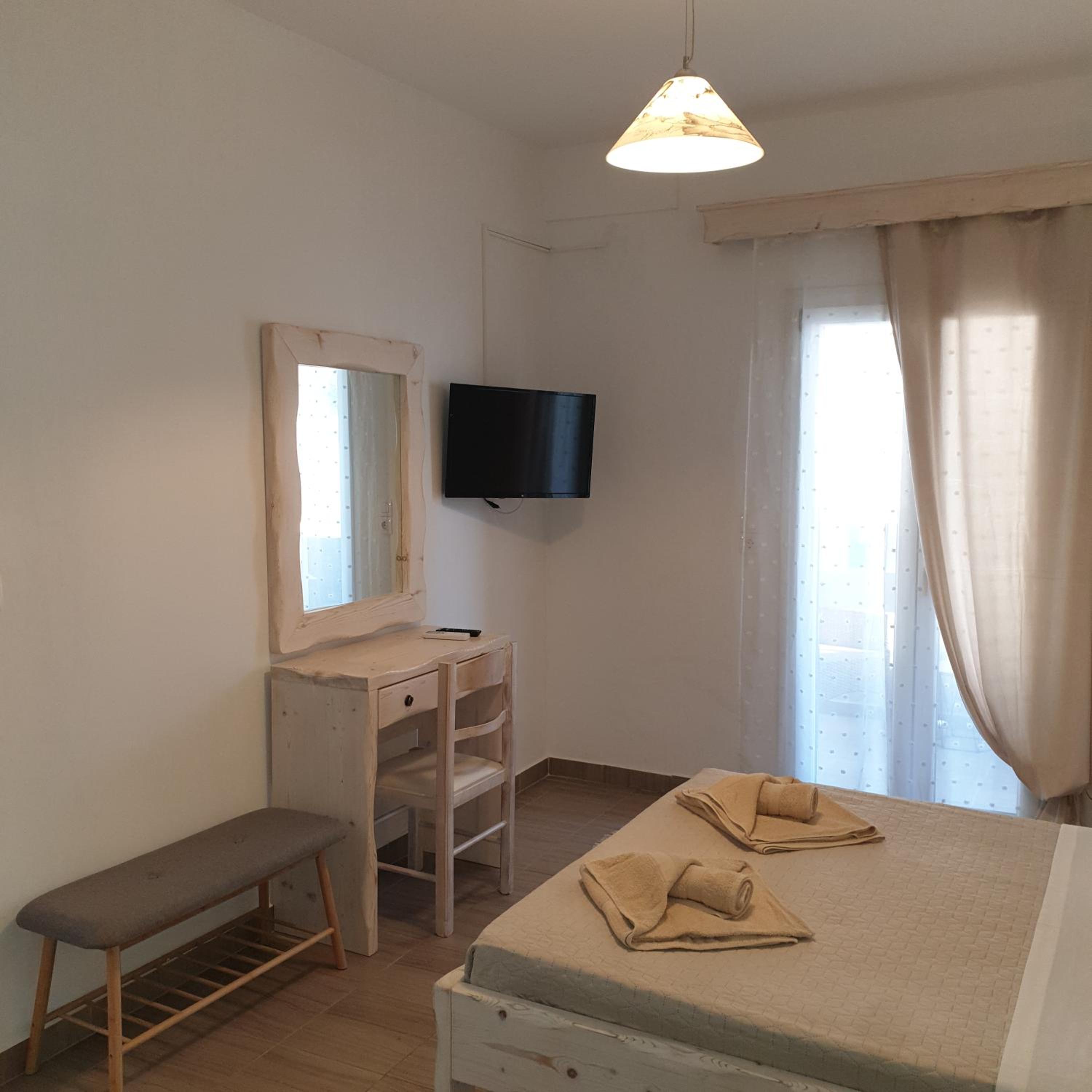 Classic Triple Room - Photo 17