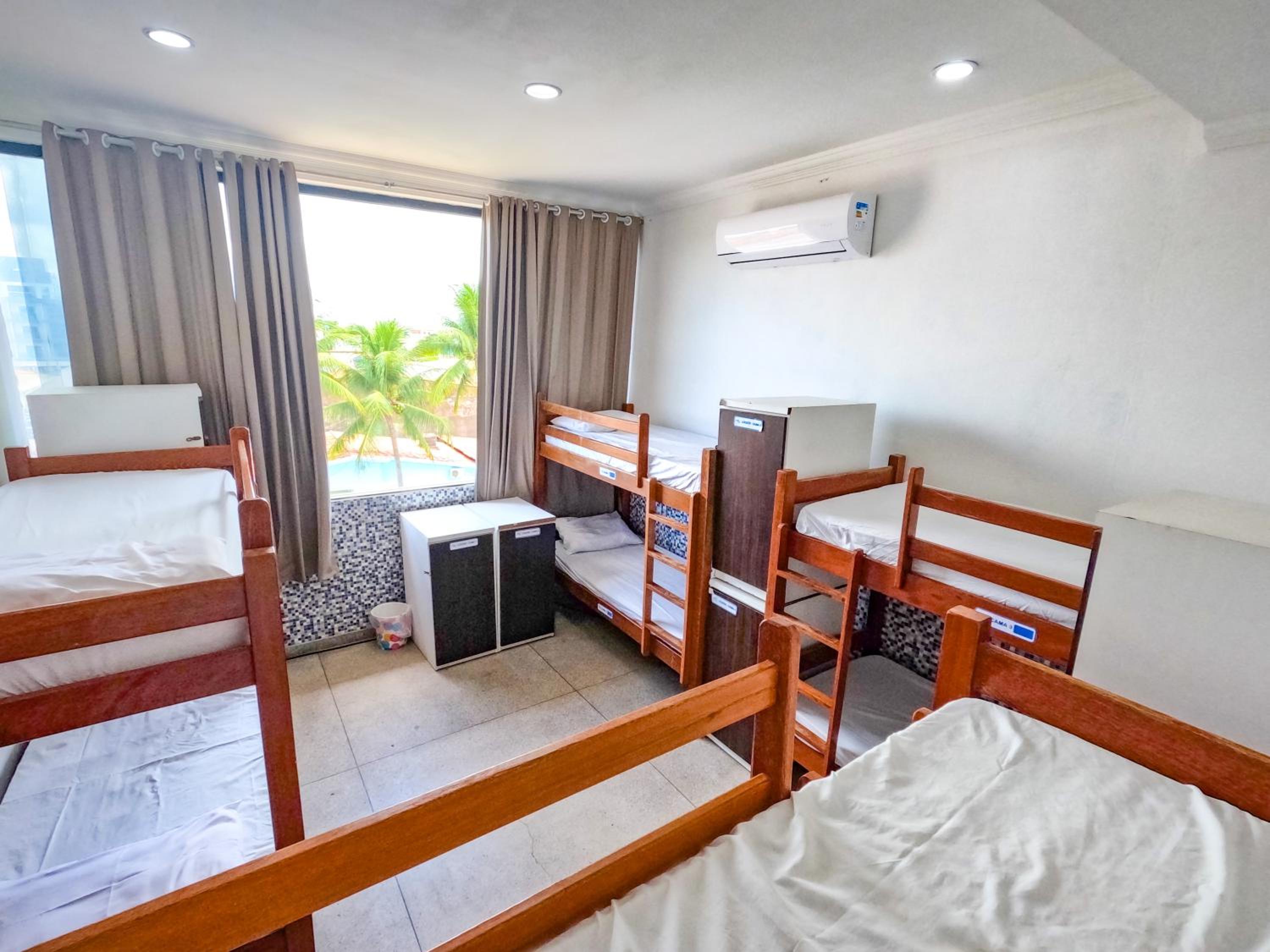 Bed in 8-Bed Mixed Dormitory Room photo 1