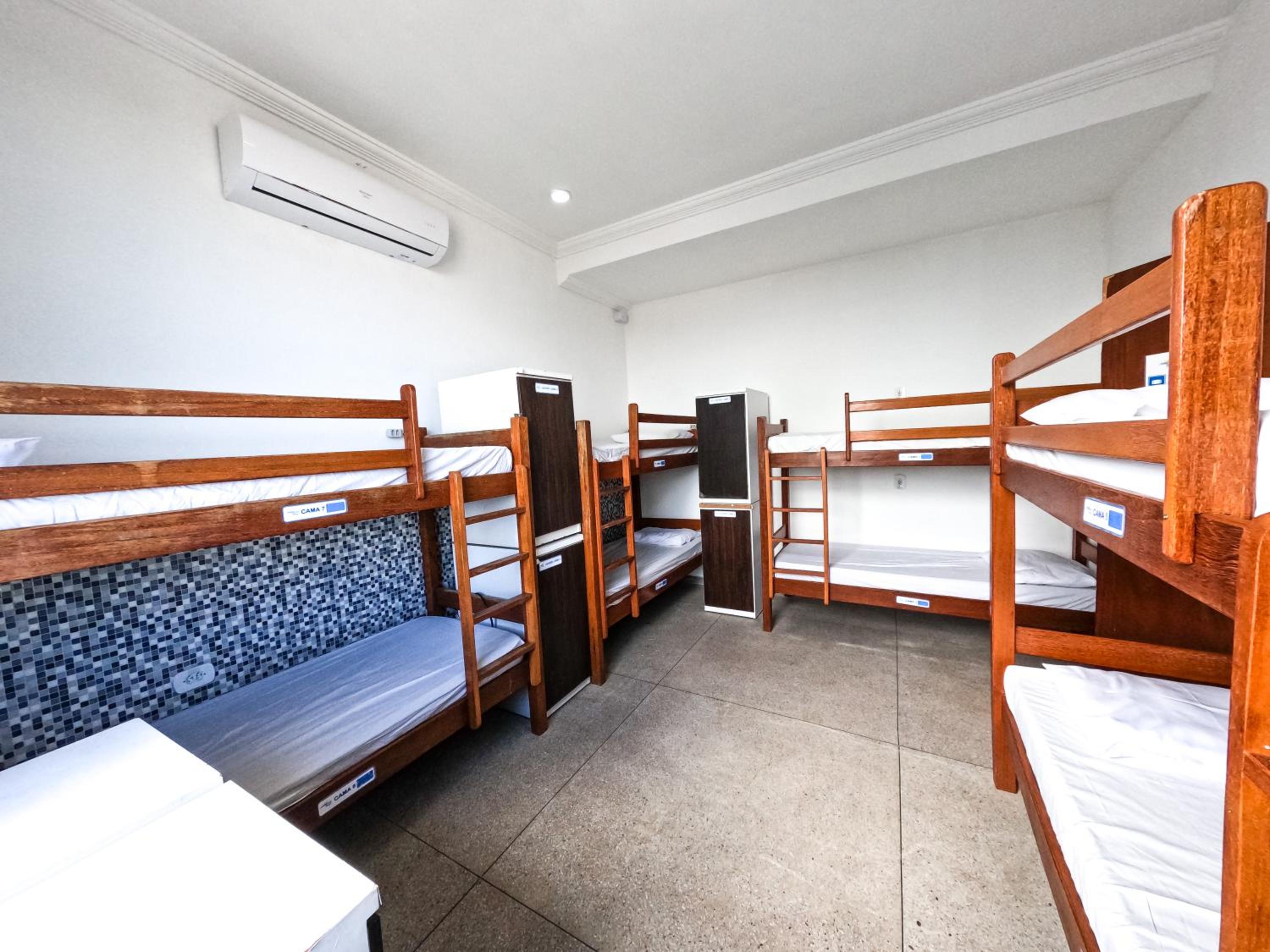 Bed in 8-Bed Mixed Dormitory Room photo 3