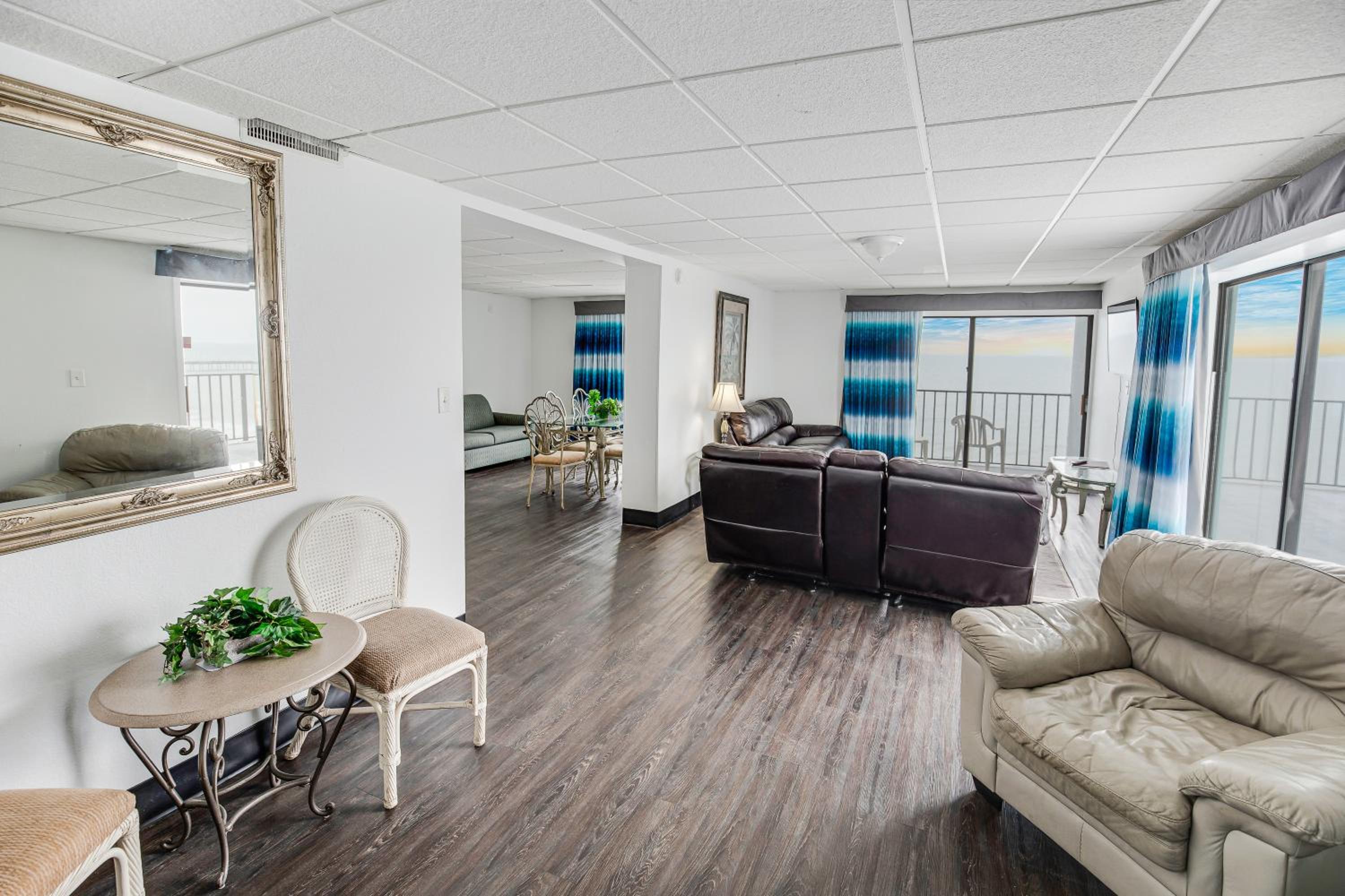 Deluxe King Suite