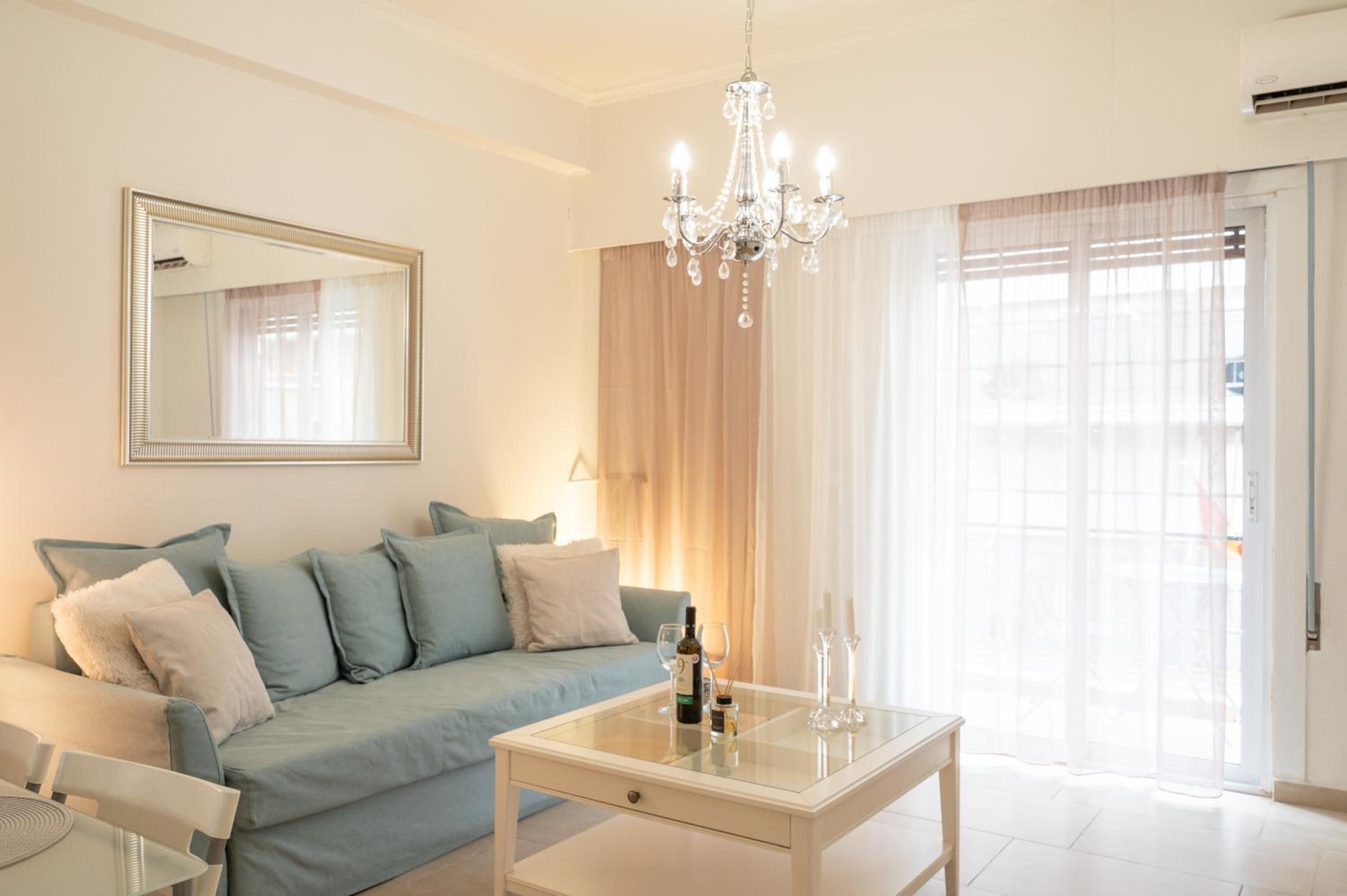 Deluxe One-Bedroom Apartment