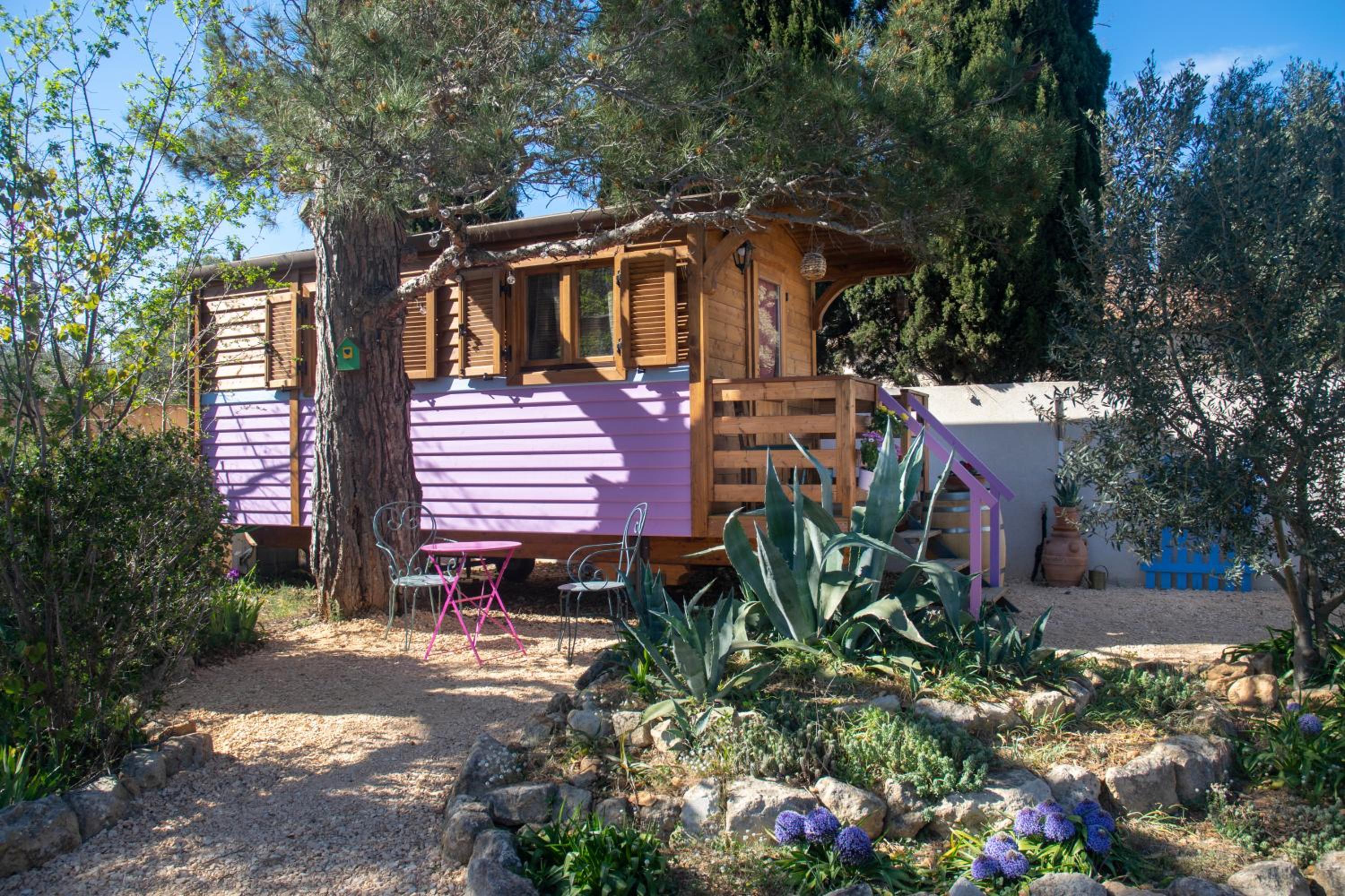 Deluxe Bungalow with Garden View