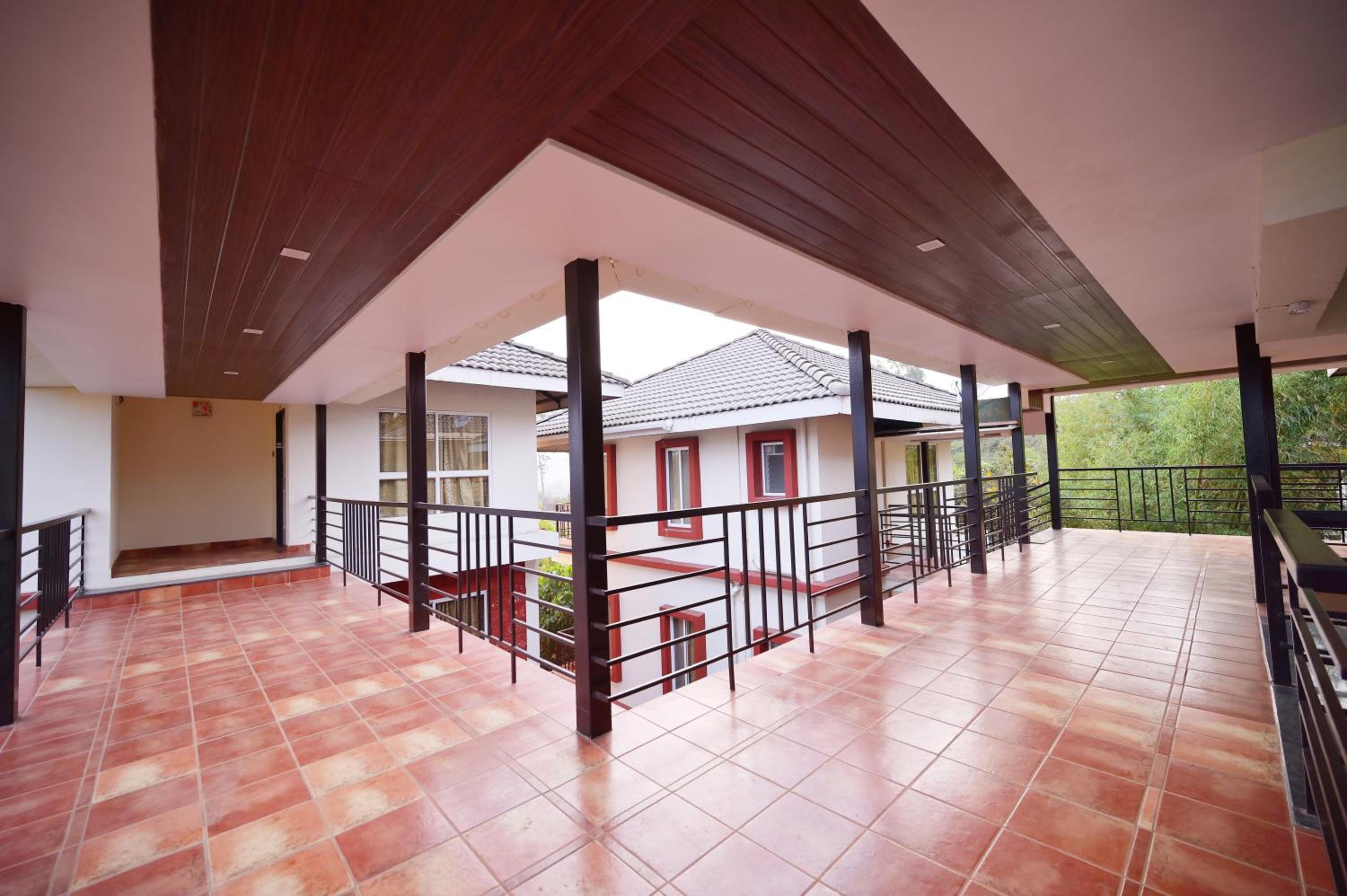 King Suite with Balcony photo 3