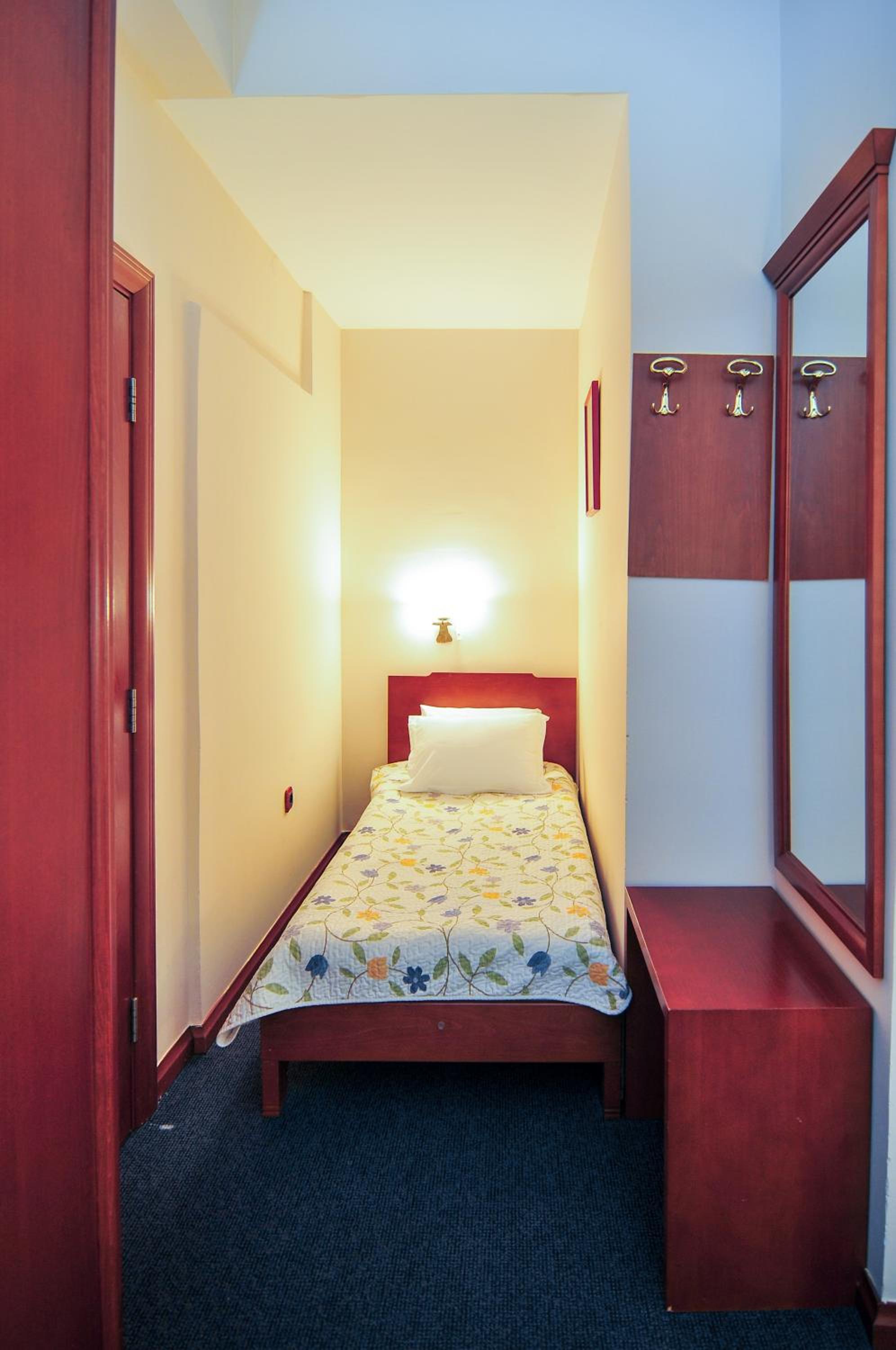 Double or Twin Room - Photo 3