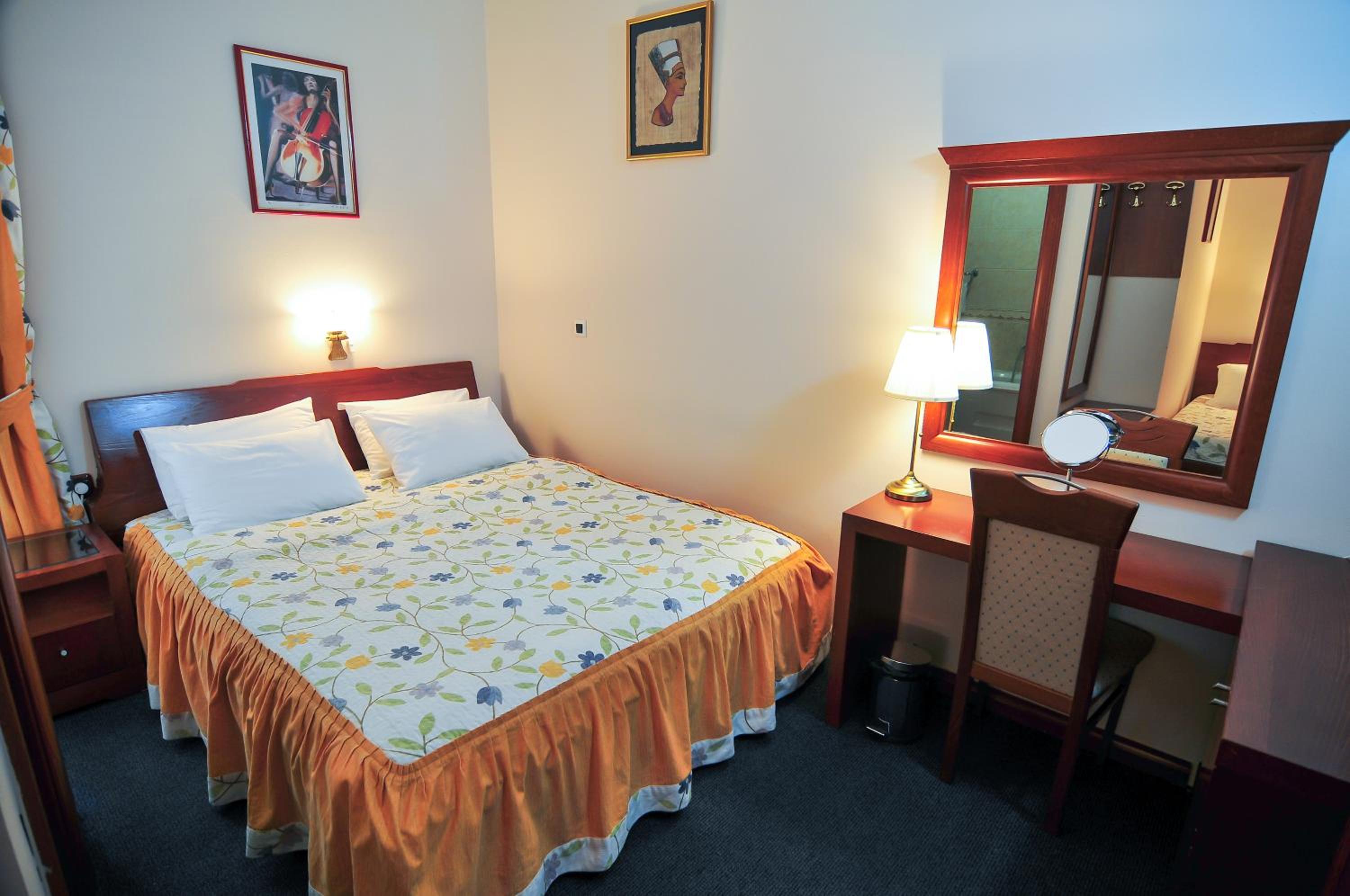 Double or Twin Room - Photo 1
