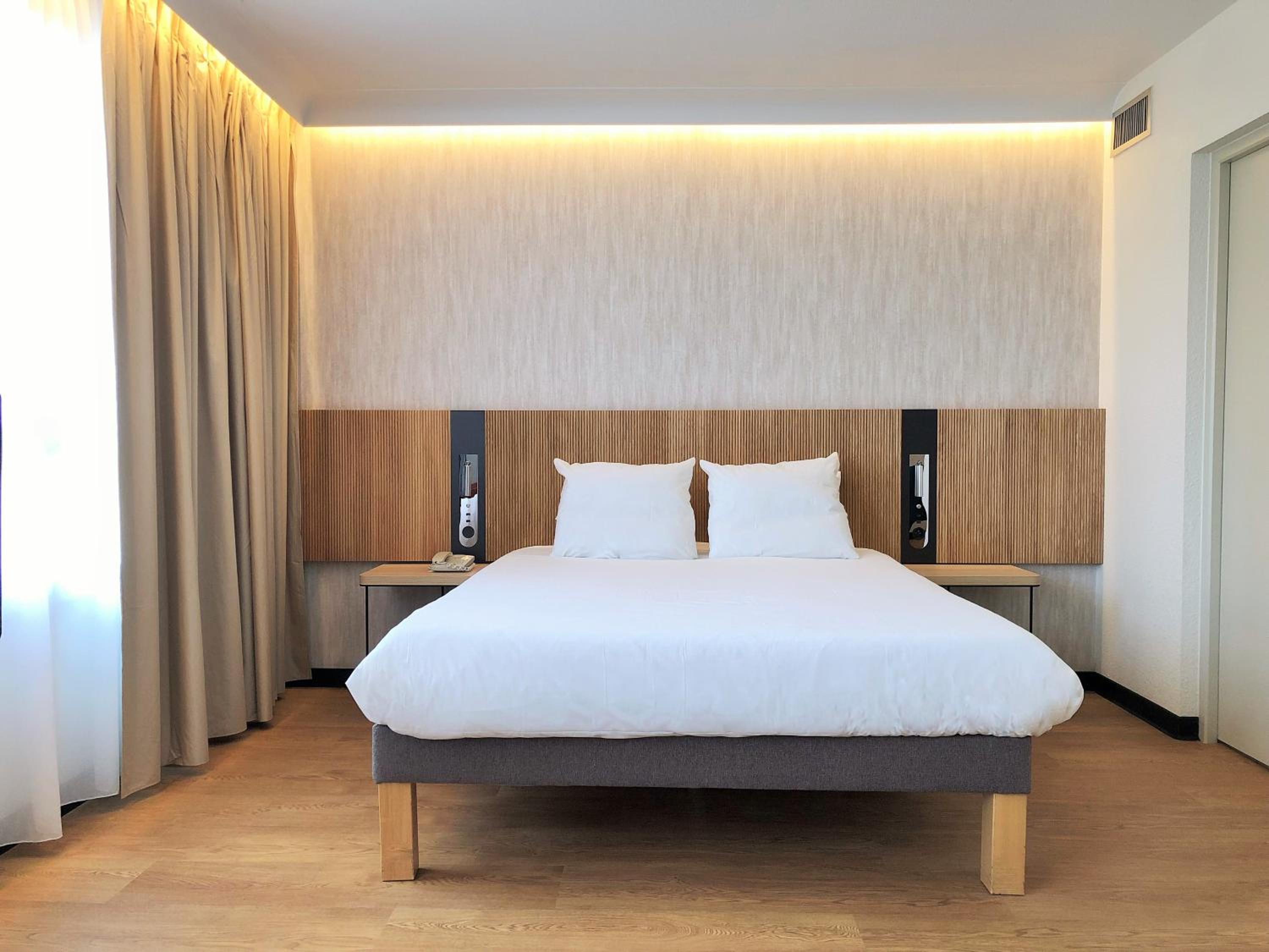Standard Suite - Photo 14
