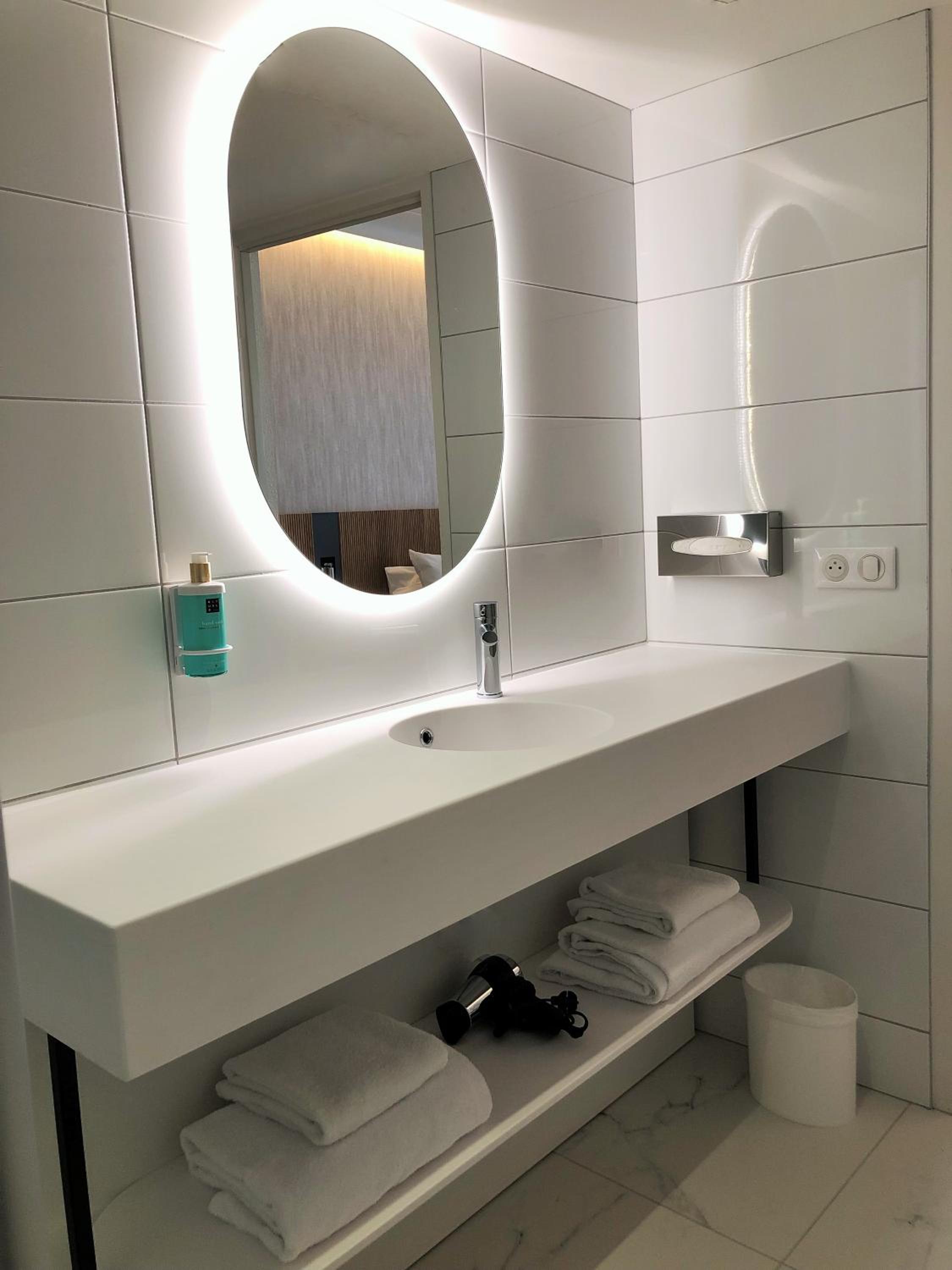 Standard Suite - Photo 15