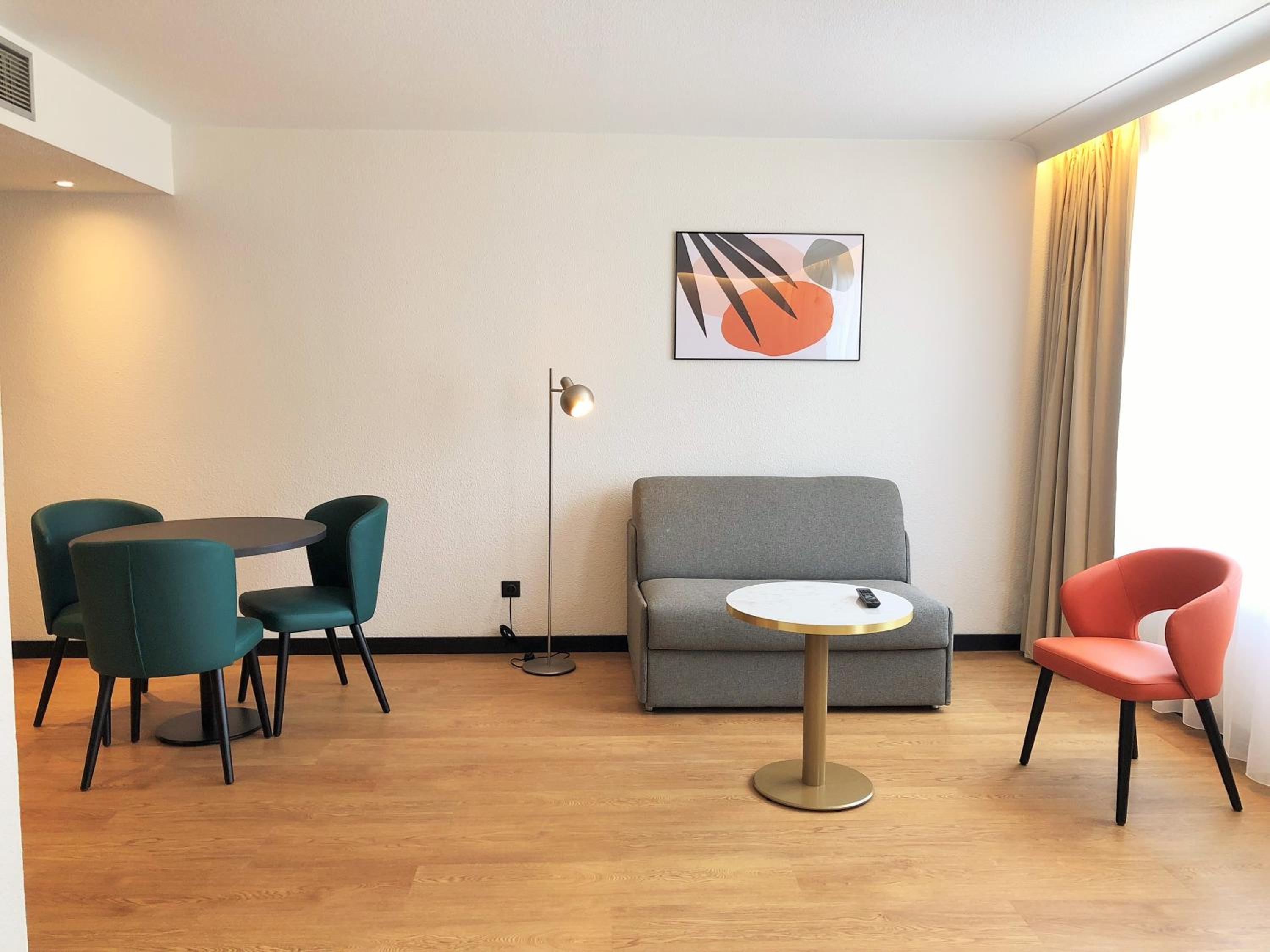 Standard Suite - Photo 18