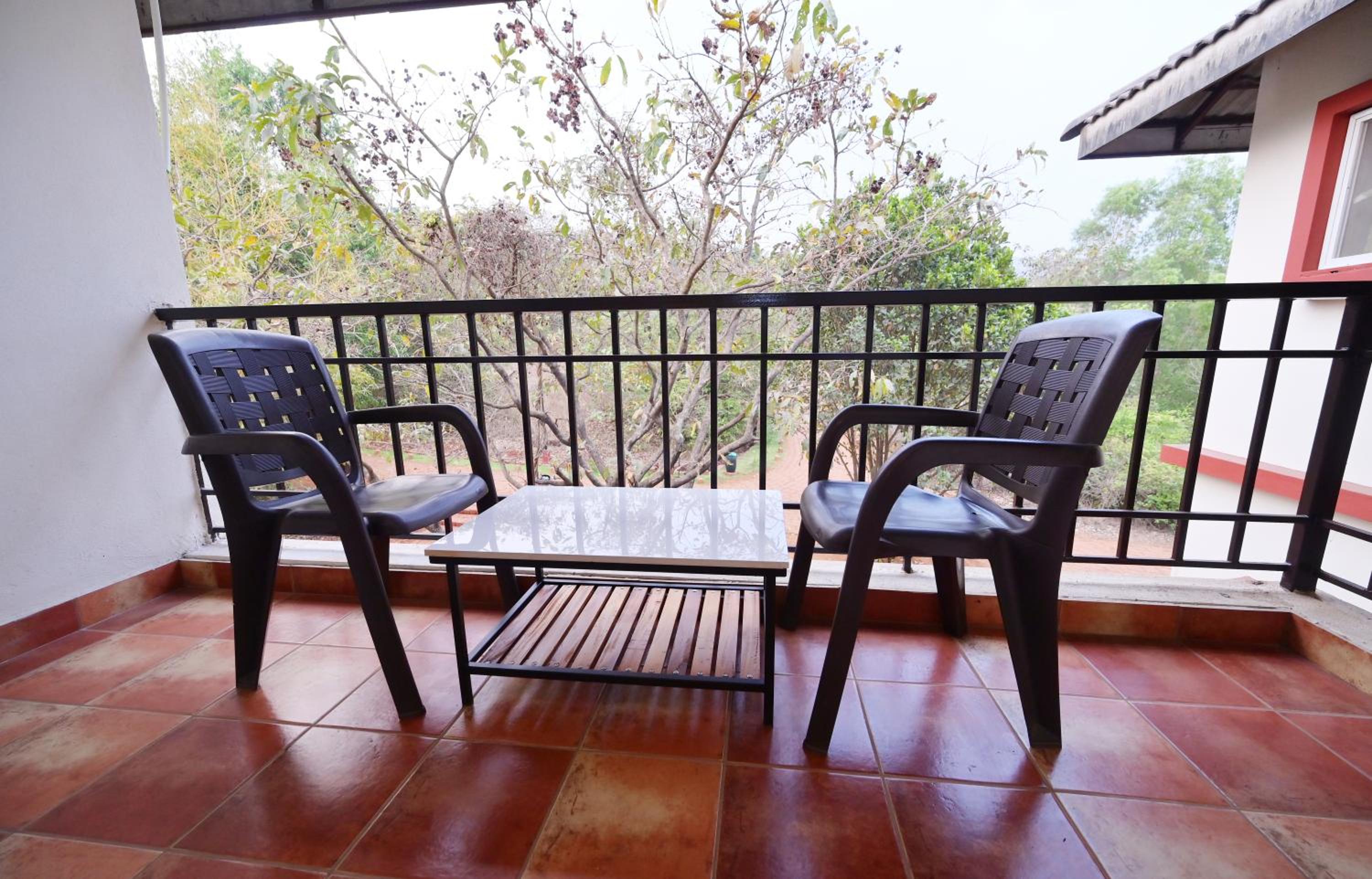 King Suite with Balcony photo 2