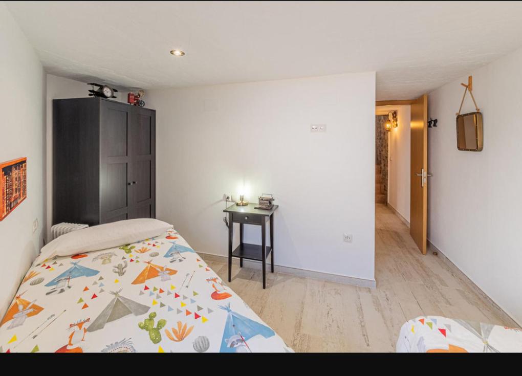Three-Bedroom House photo 3
