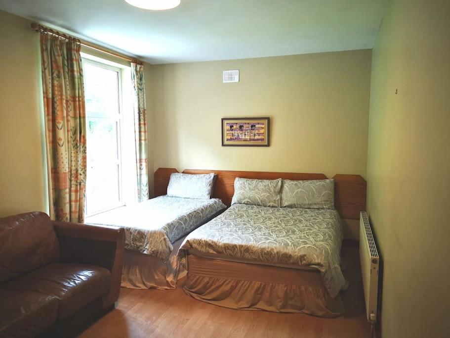 Seven-Bedroom House photo 2