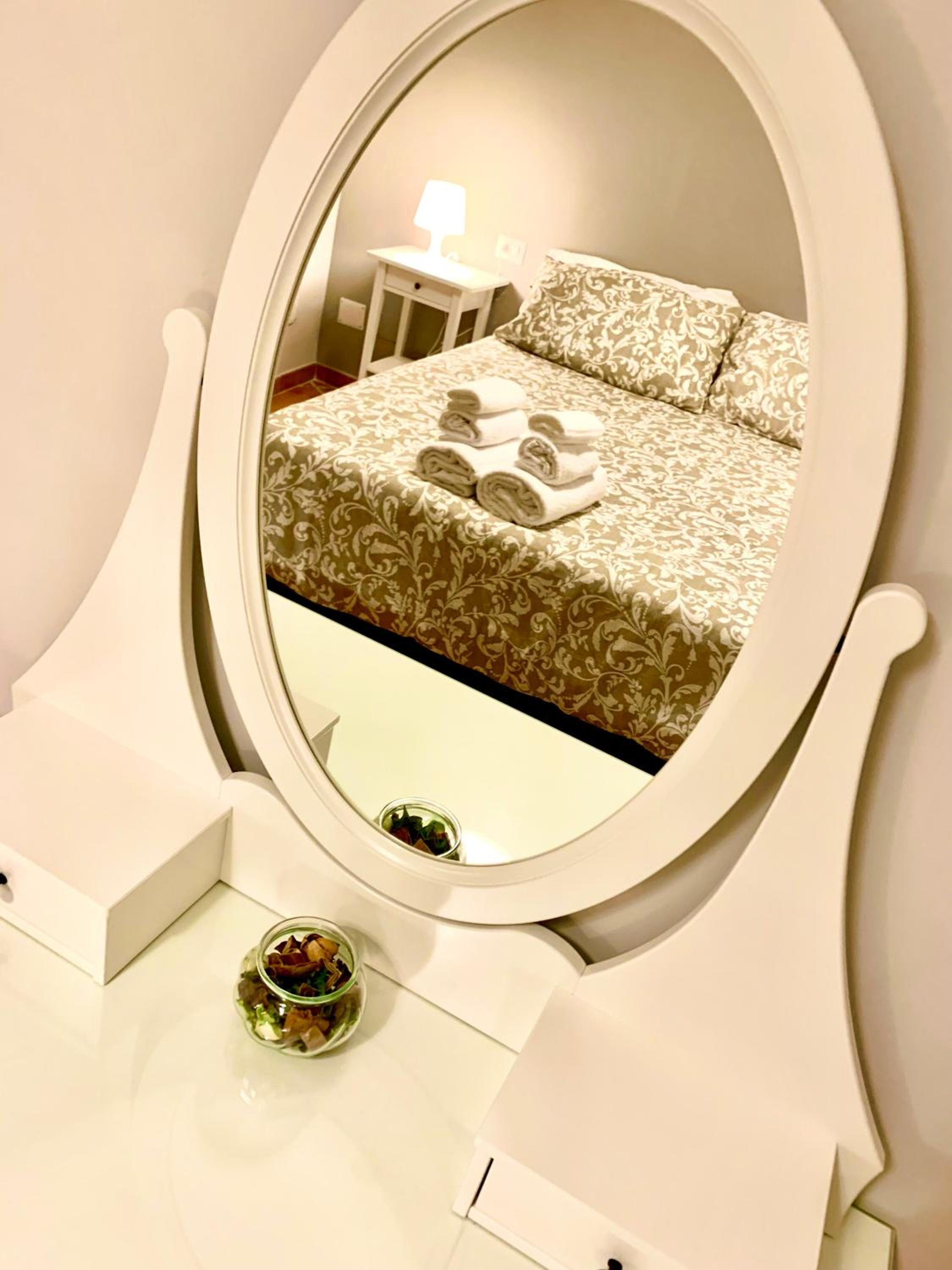 Deluxe Double Room with Sea View - Photo 13