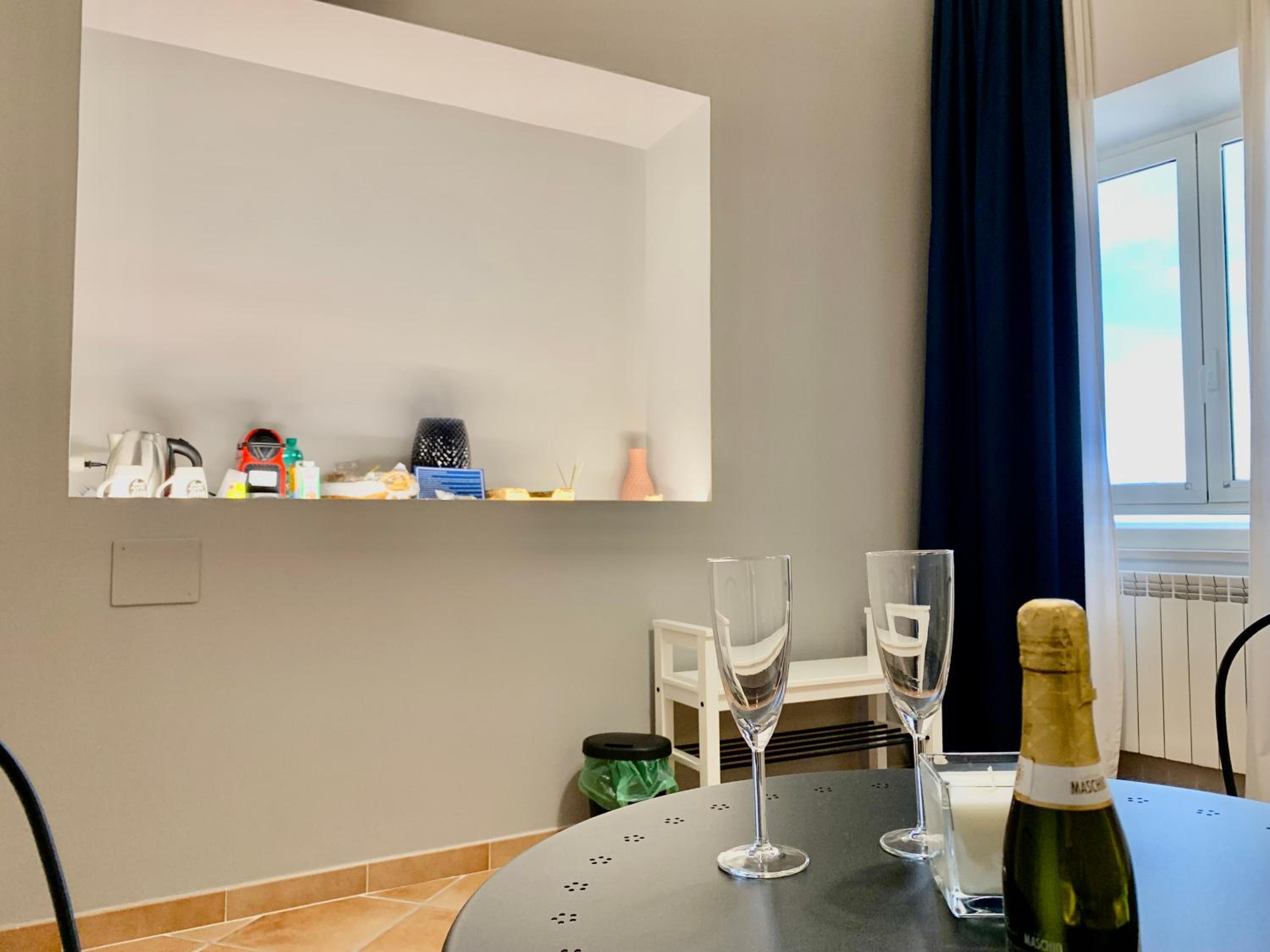 Deluxe Double Room with Sea View - Photo 14