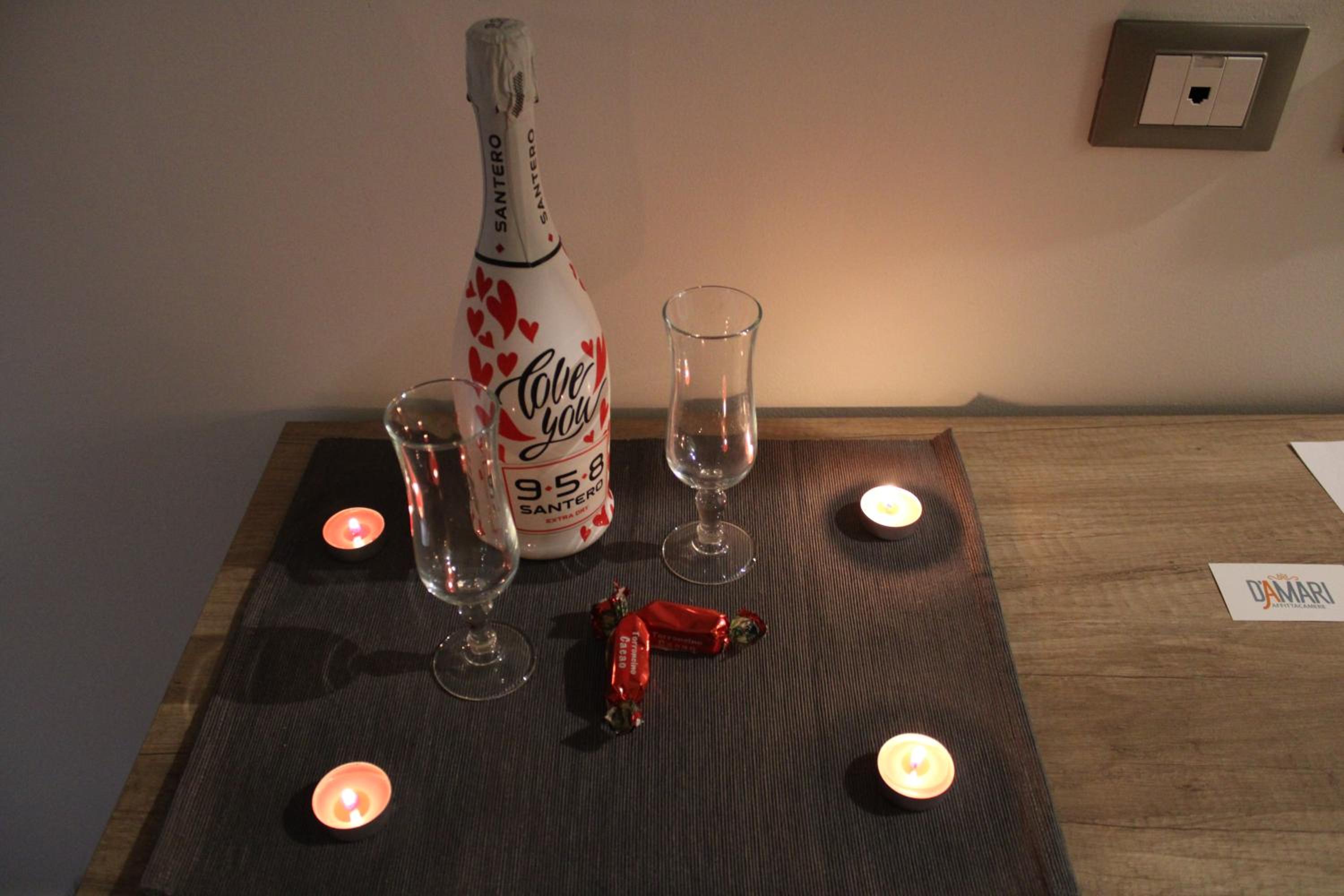 Deluxe King Room - Photo 31