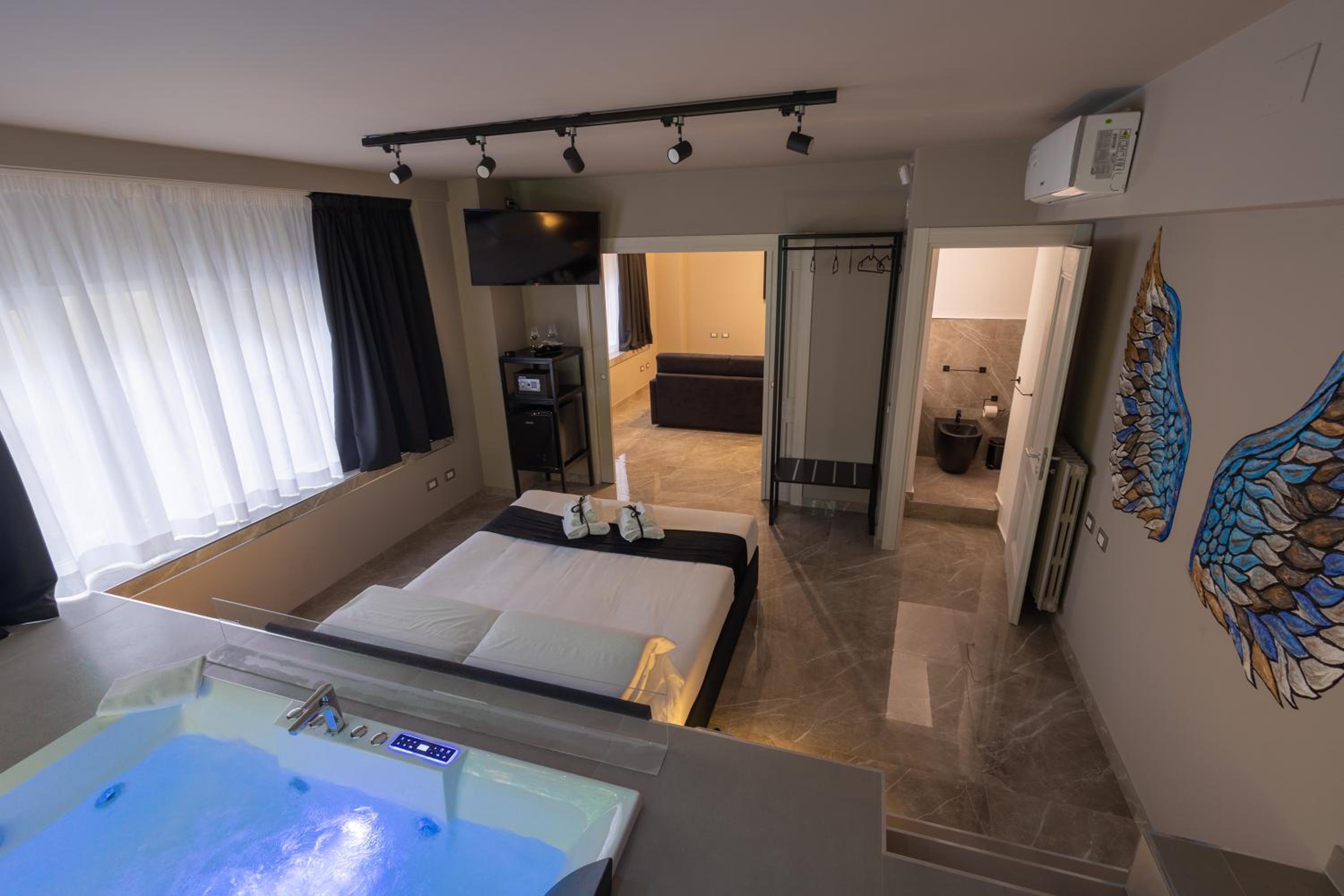 King Room with Spa Bath