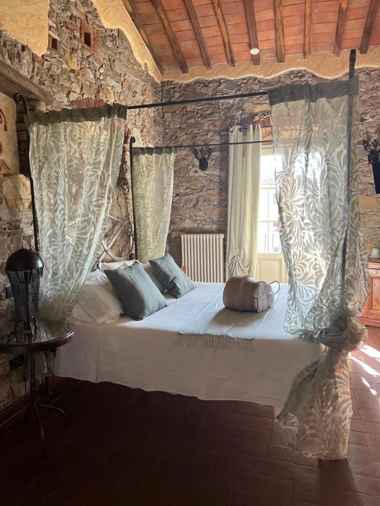 Suite - Photo 13
