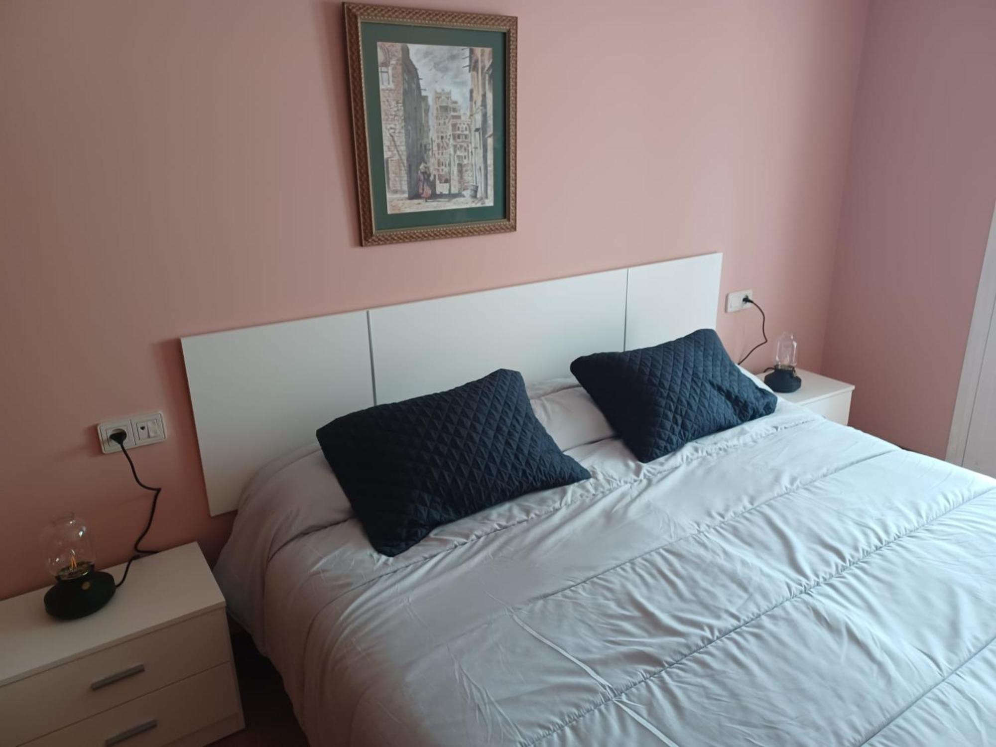 One-Bedroom Apartment photo 2