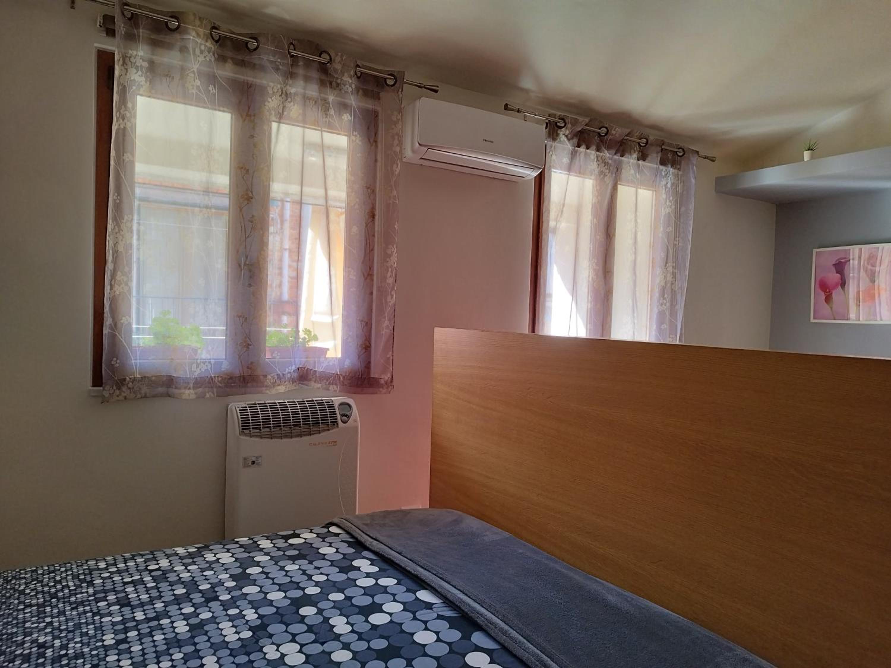 Studio Apartment - Photo 15