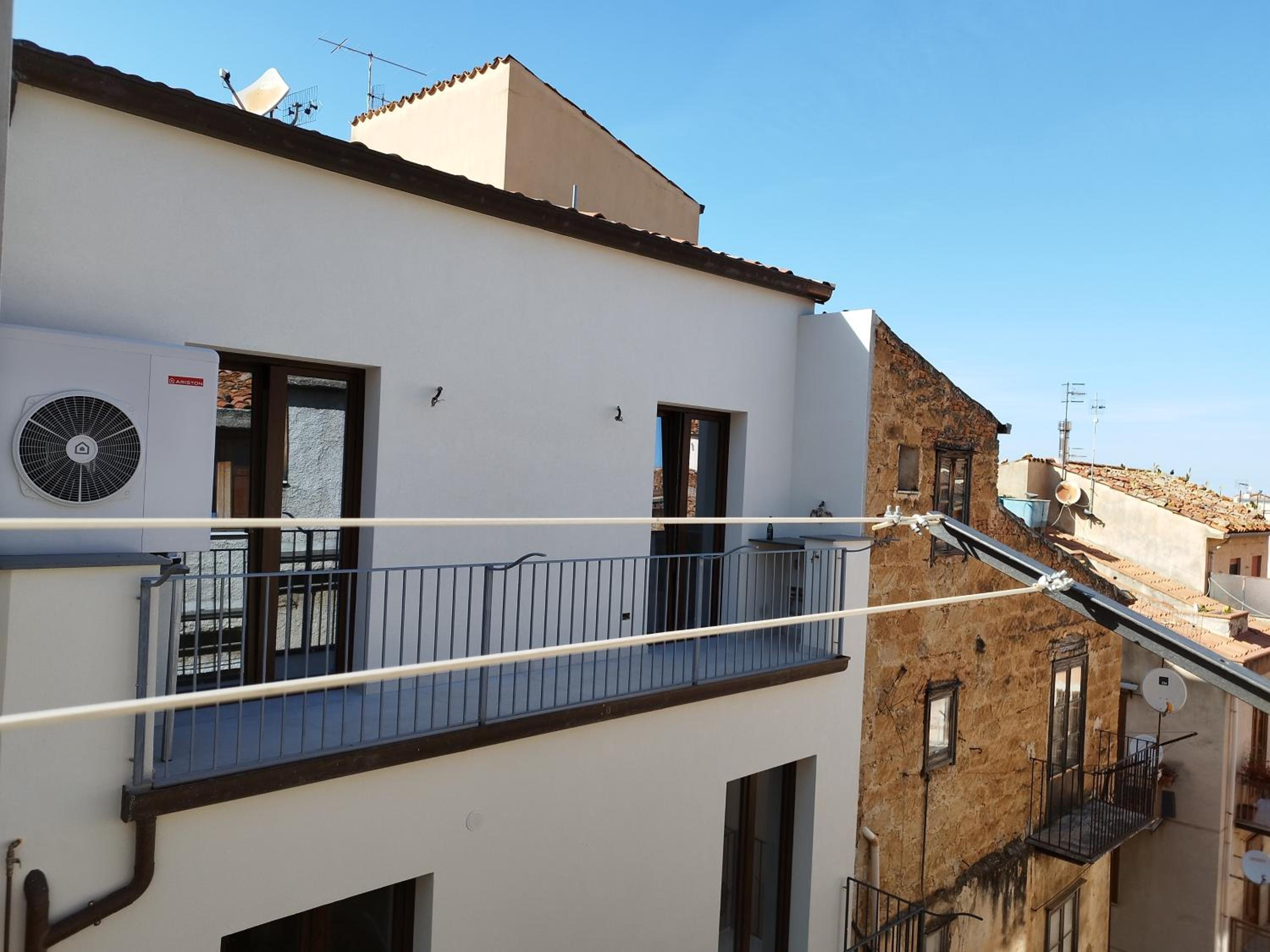 Studio Apartment - Photo 17