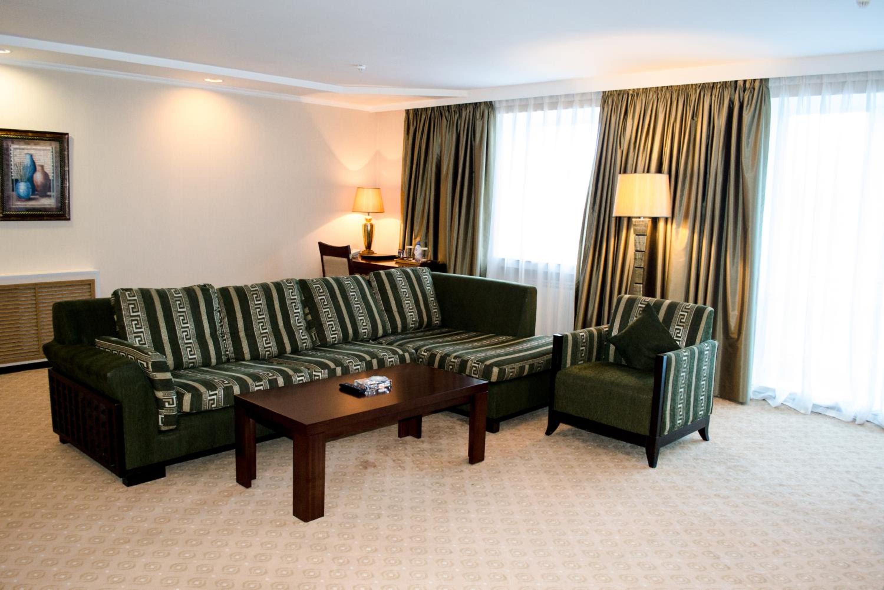 Deluxe King Room photo 3