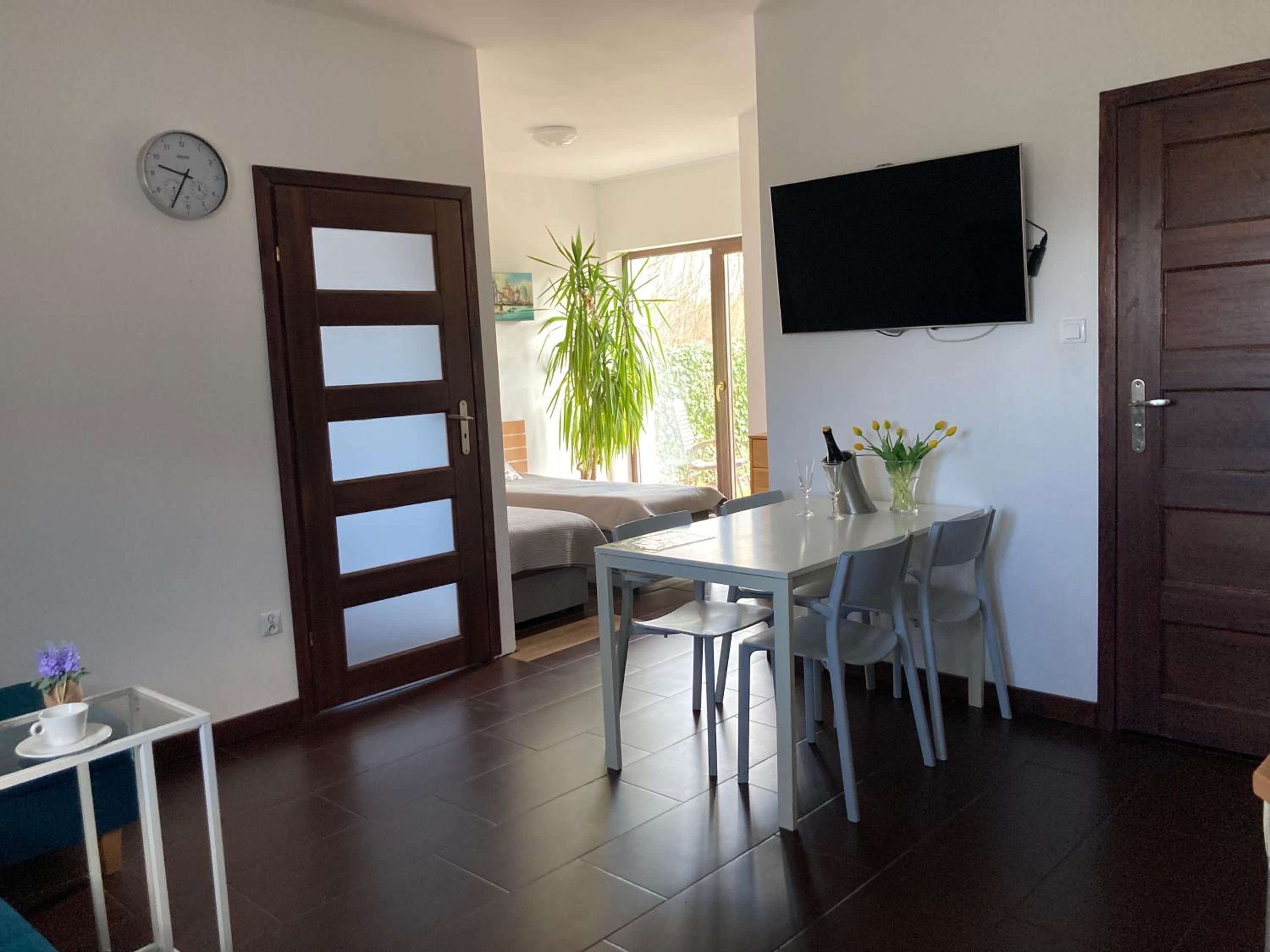 Apartment - Ground Floor - Photo 1