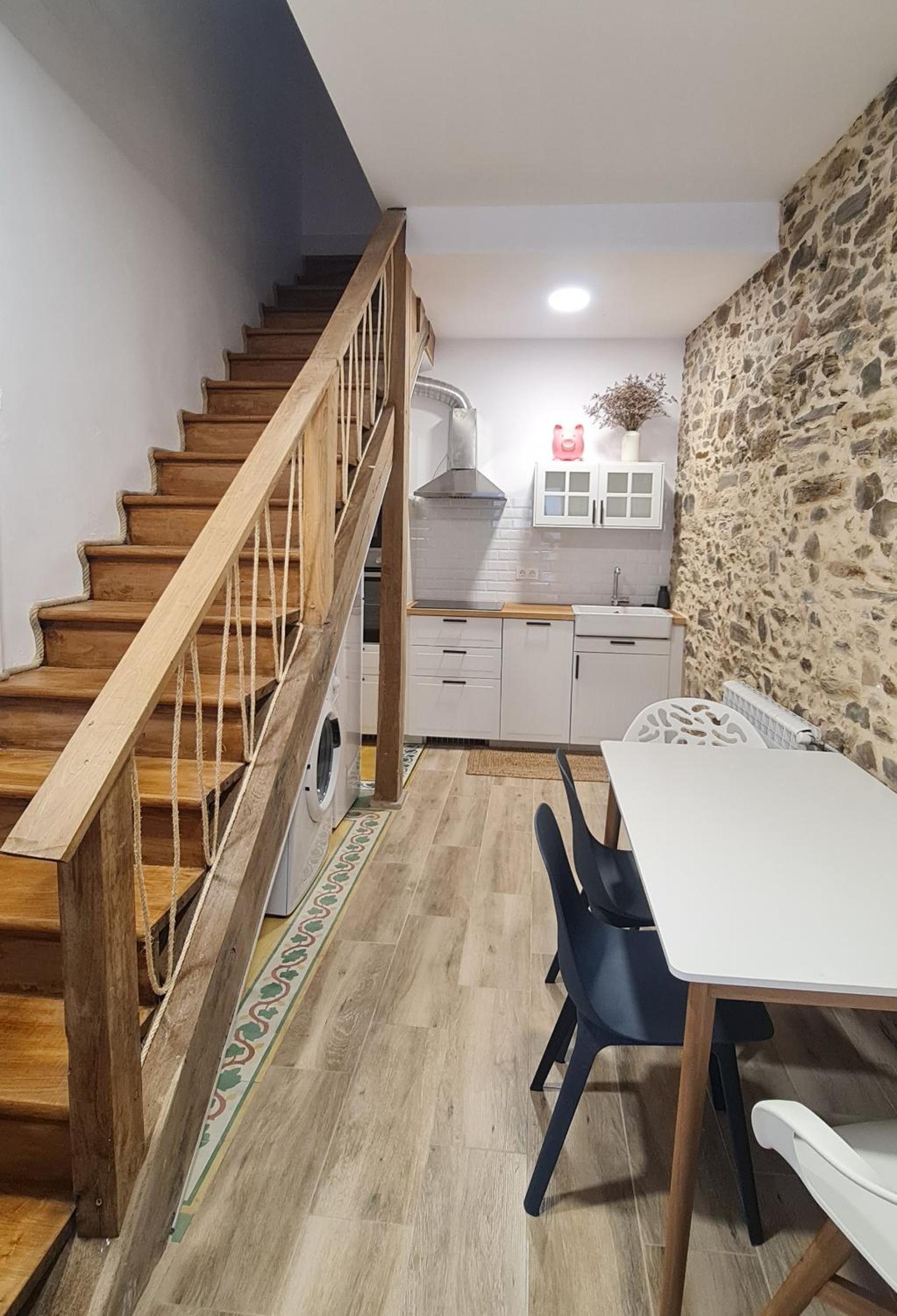 Apartment - Split Level photo 2
